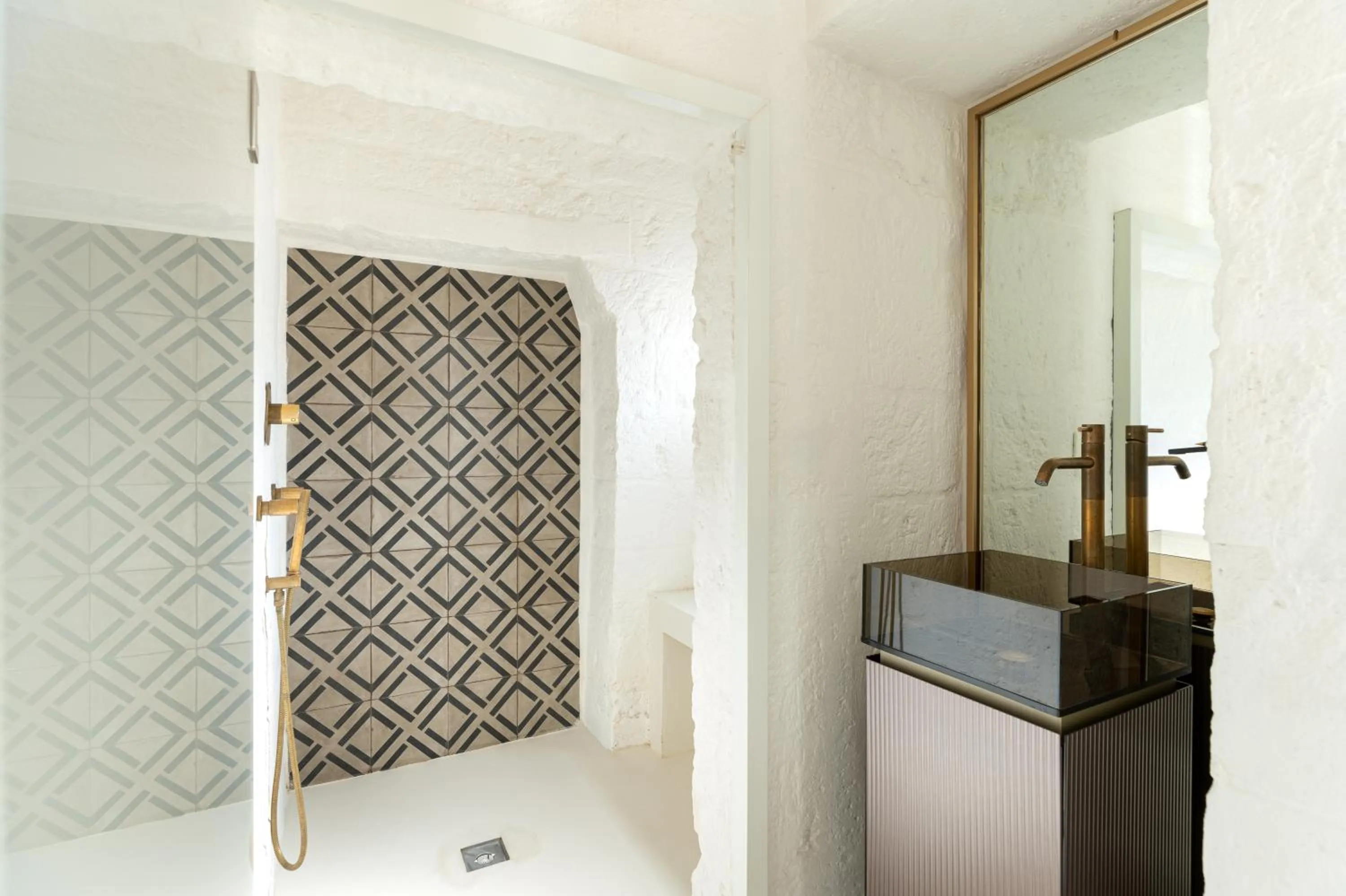 Shower in AL PALAZZO La Dimora by Apulia Hospitality