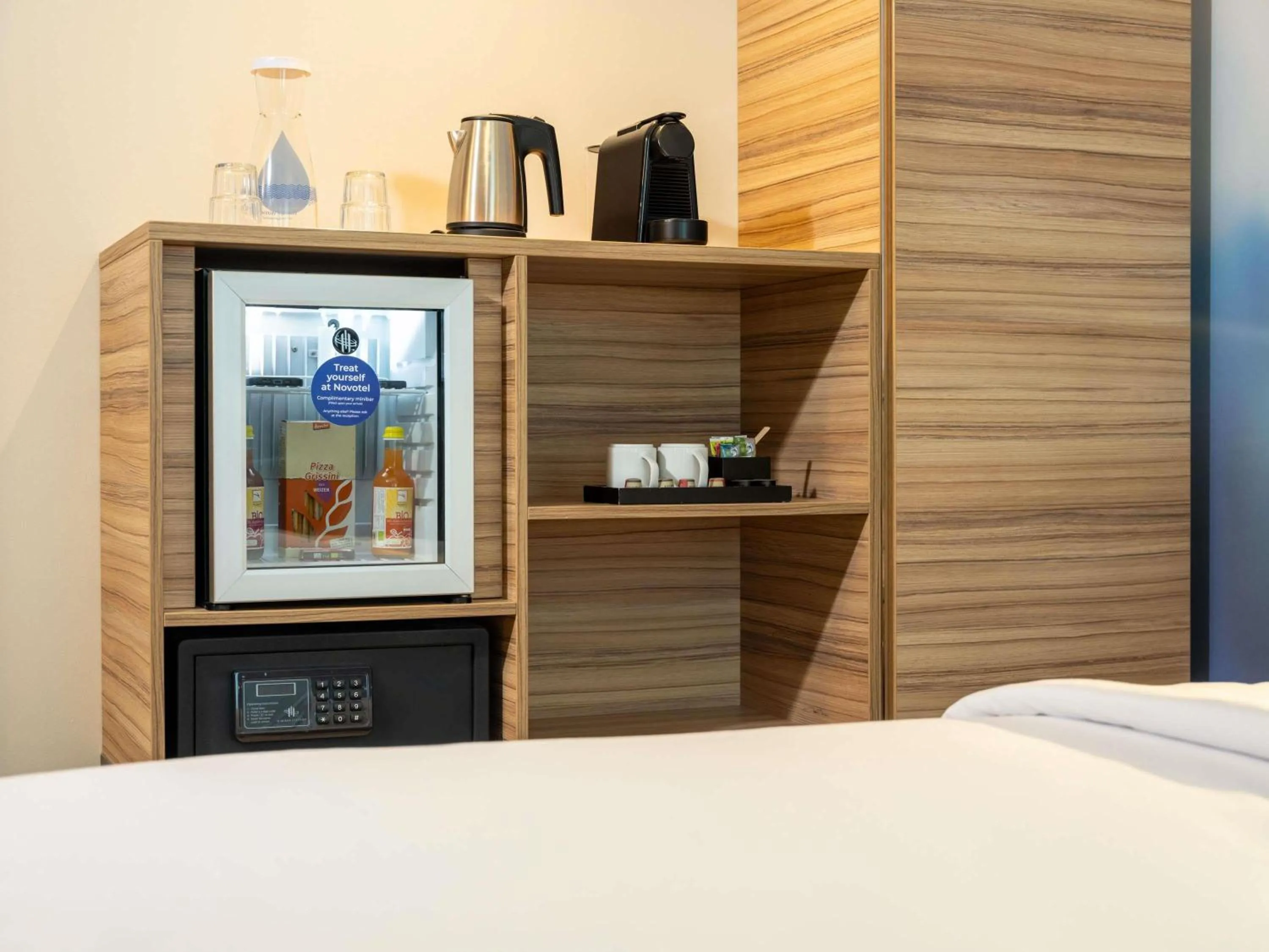 Bedroom, Bed in Novotel Wien City