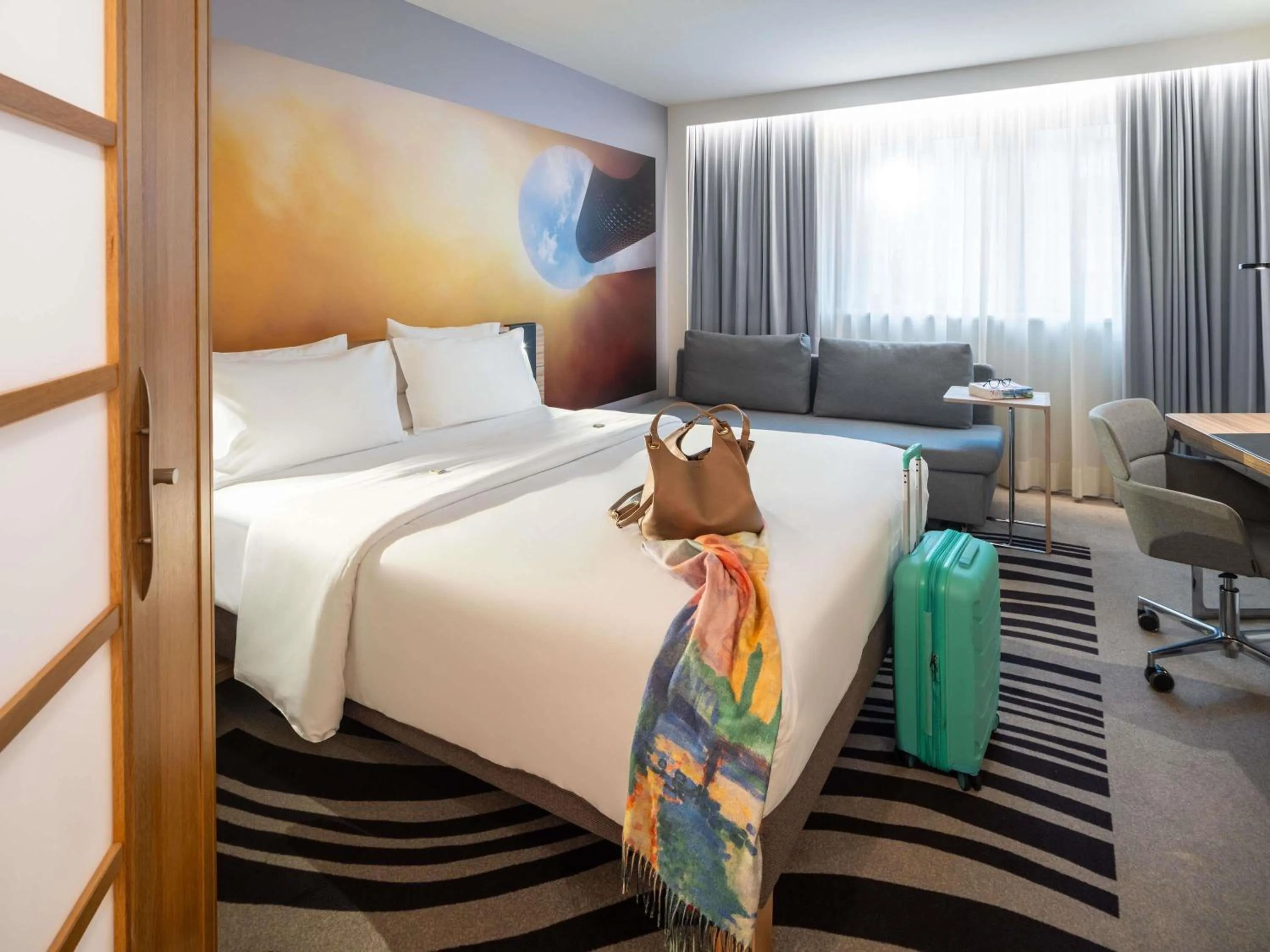 Bedroom, Bed in Novotel Wien City