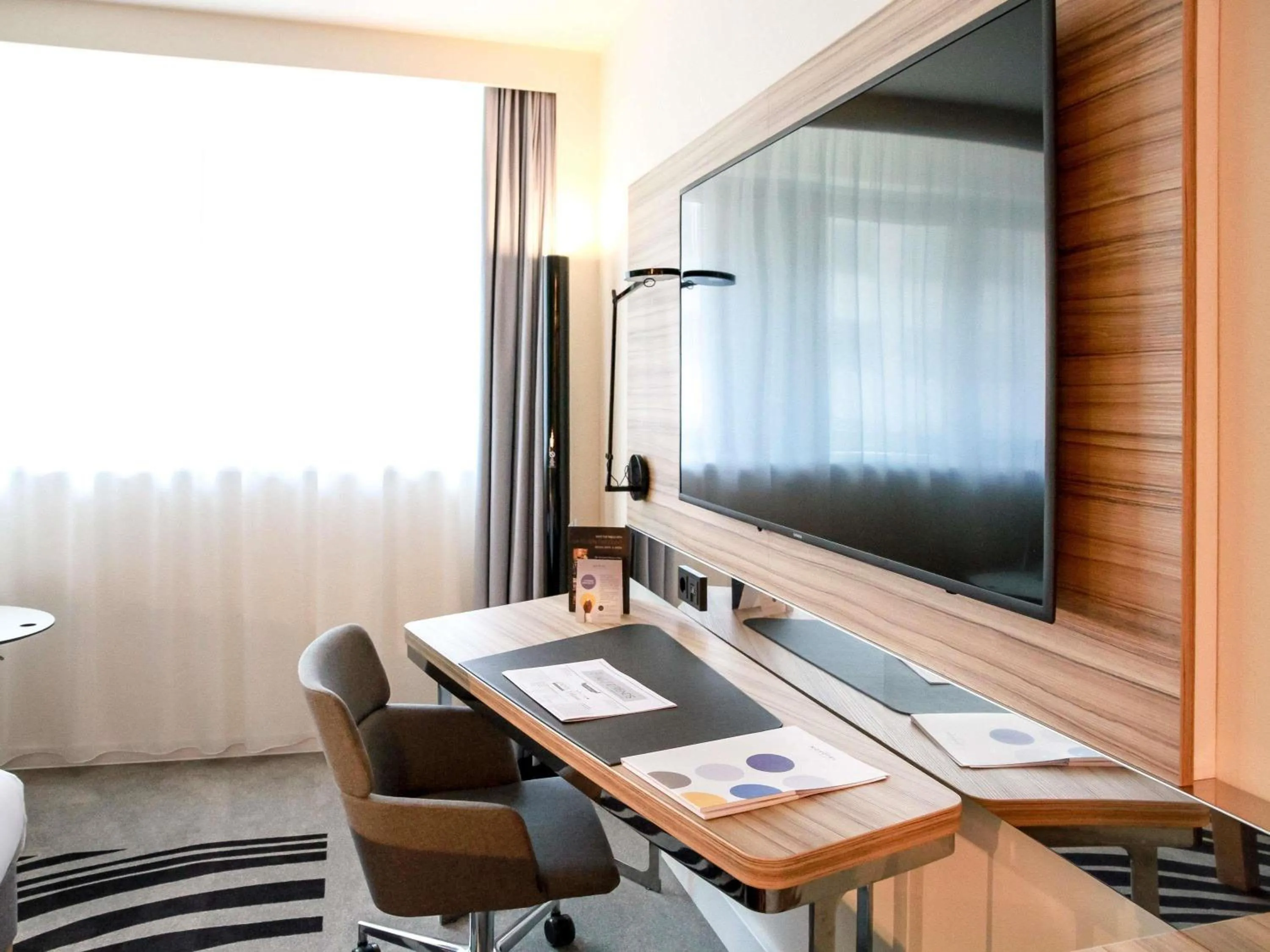 Bedroom in Novotel Wien City