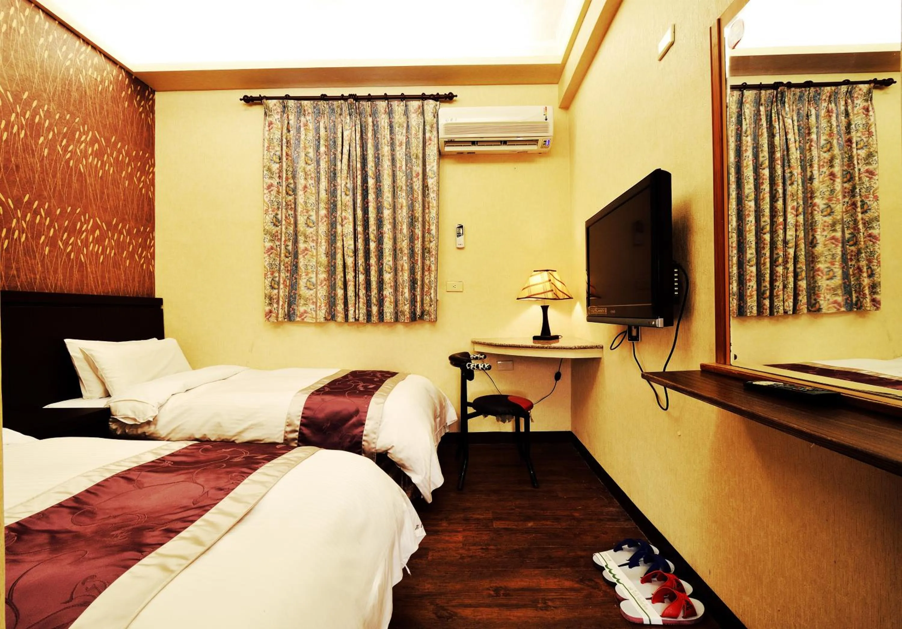 Bed in King Town Hotel