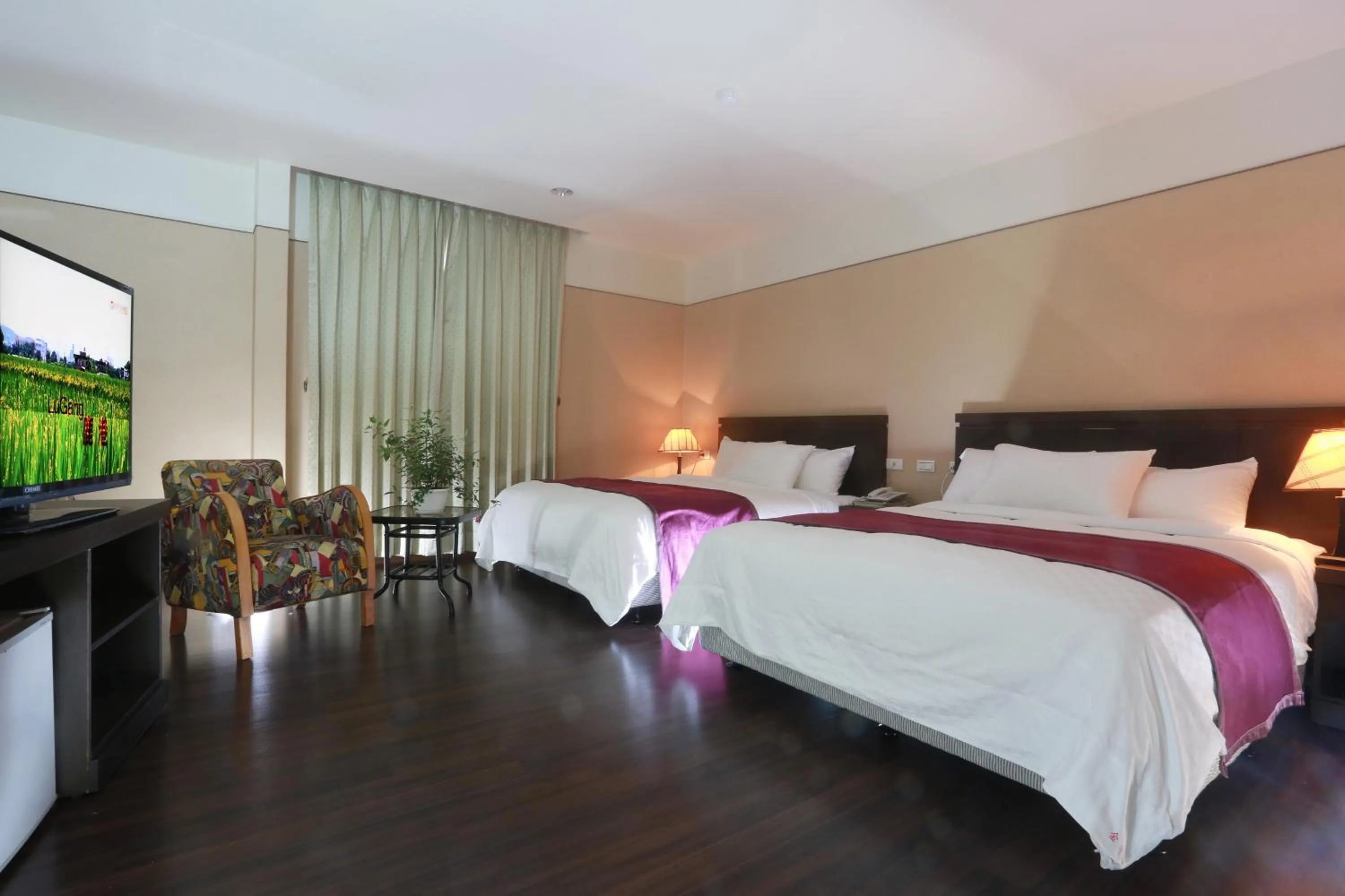 Bedroom, Bed in King Town Hotel