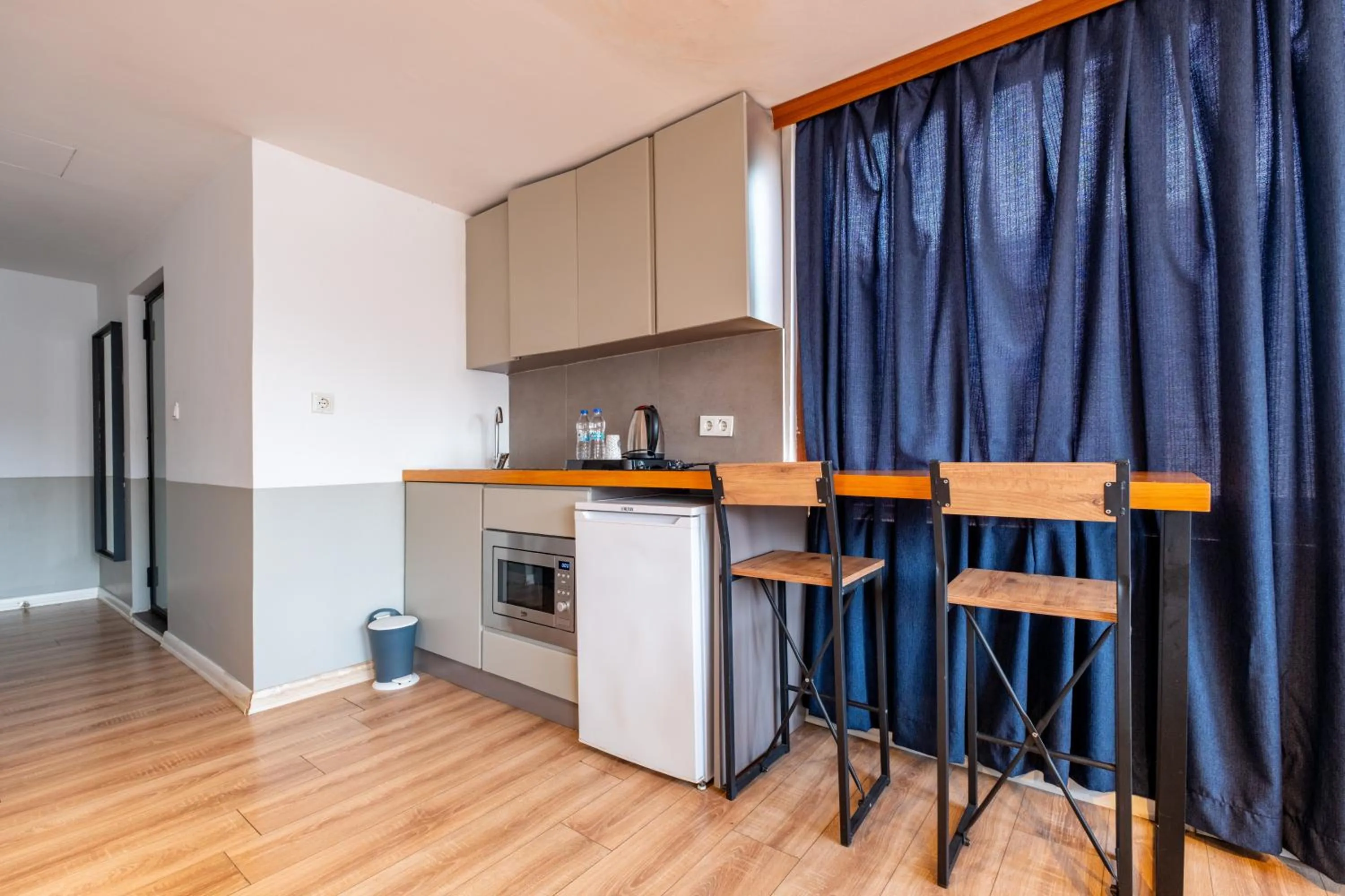 Kitchen or kitchenette in Pesa Suites