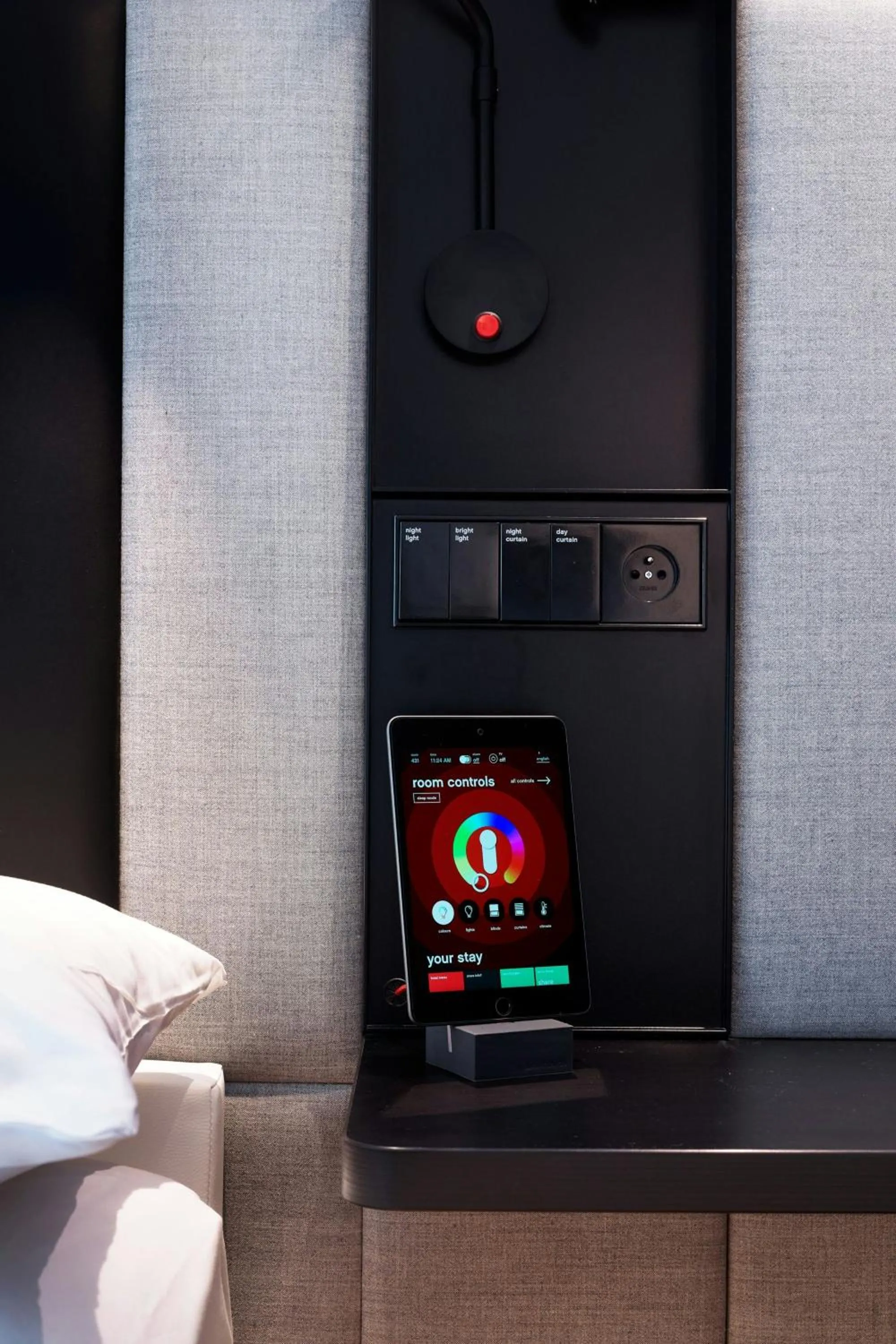 Bedroom in citizenM Paris Champs-Élysées