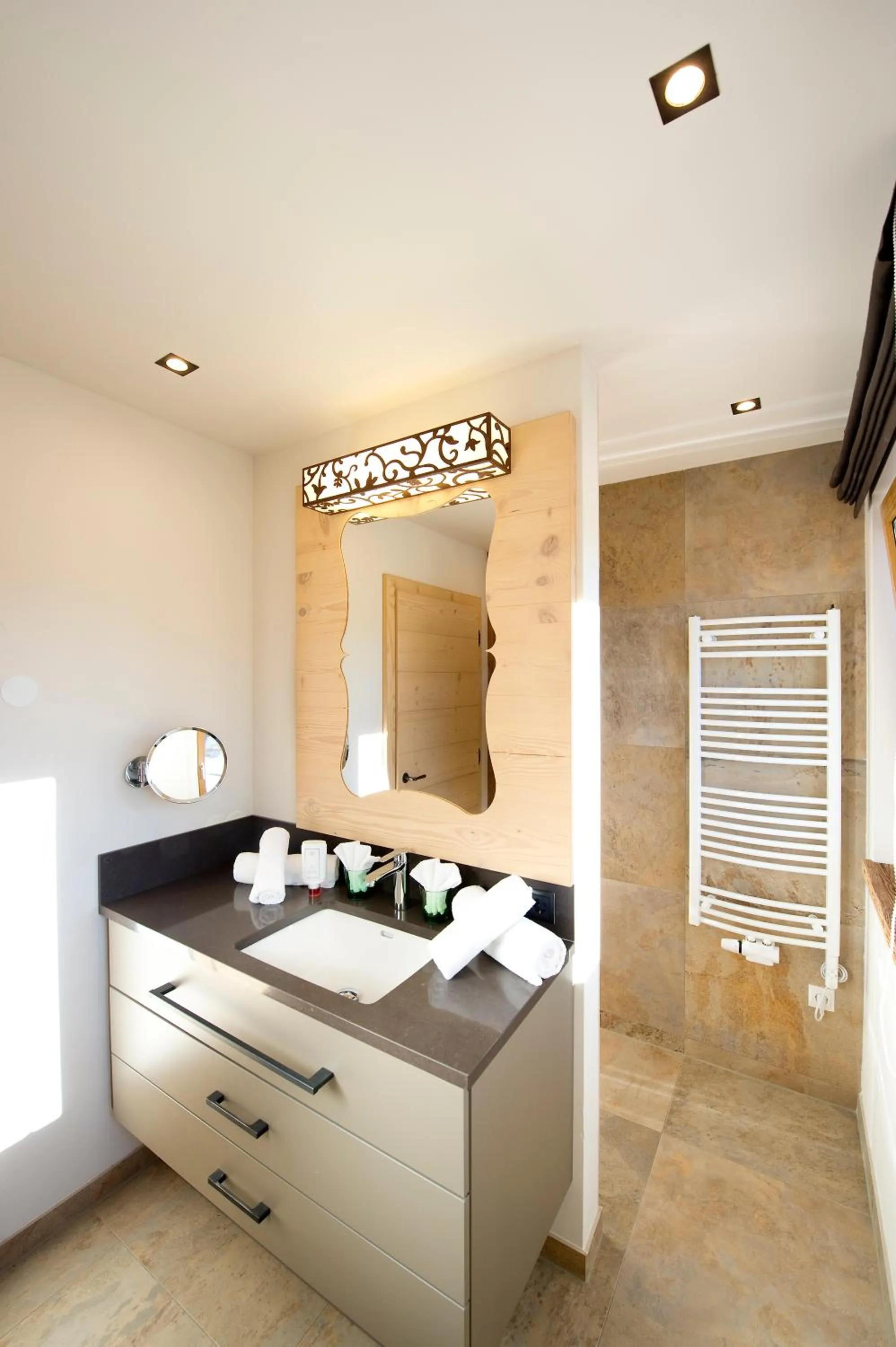 Bathroom, Bed in Hotel Winterbauer