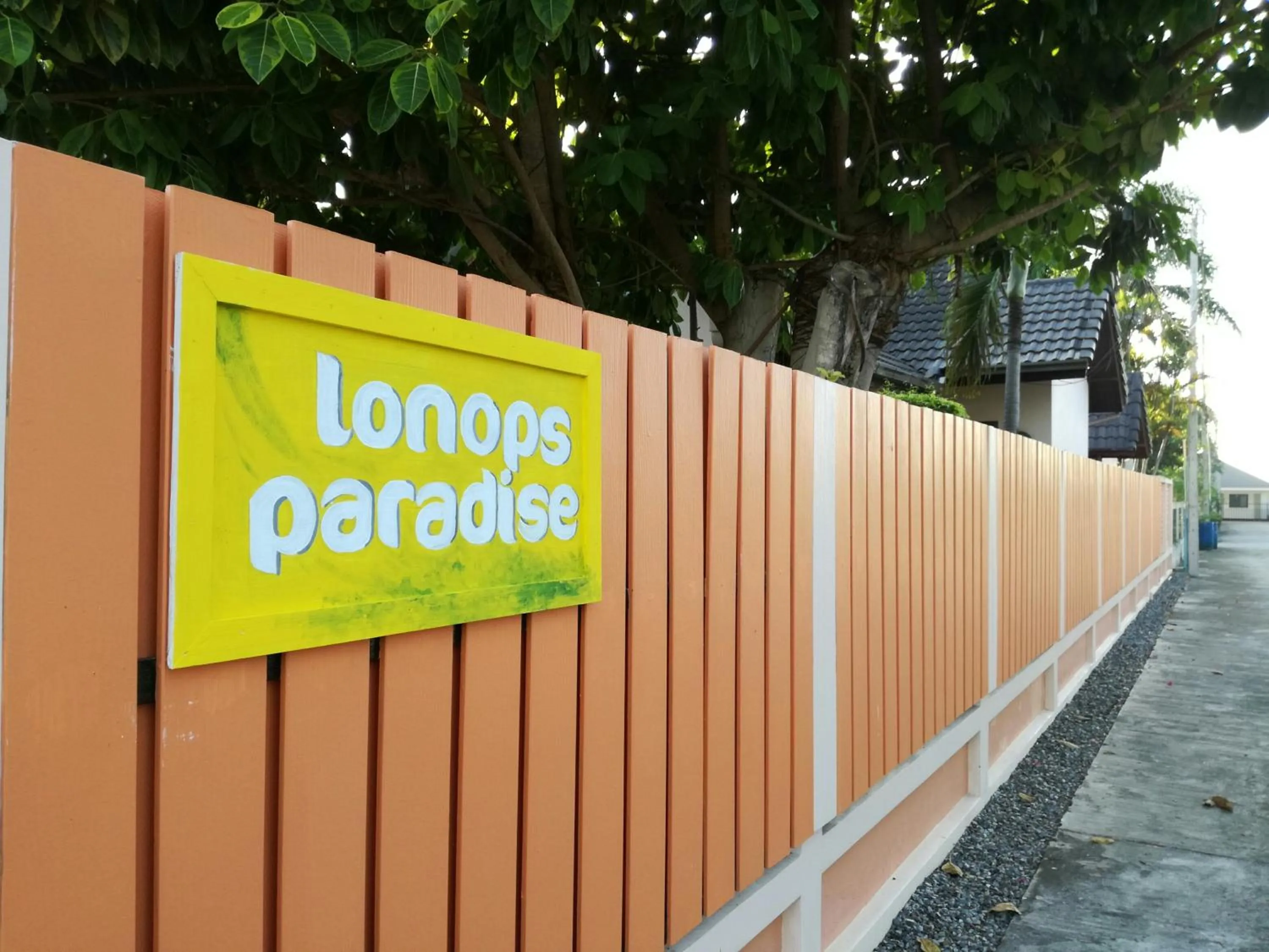 Property building in Lonops Gay Paradise