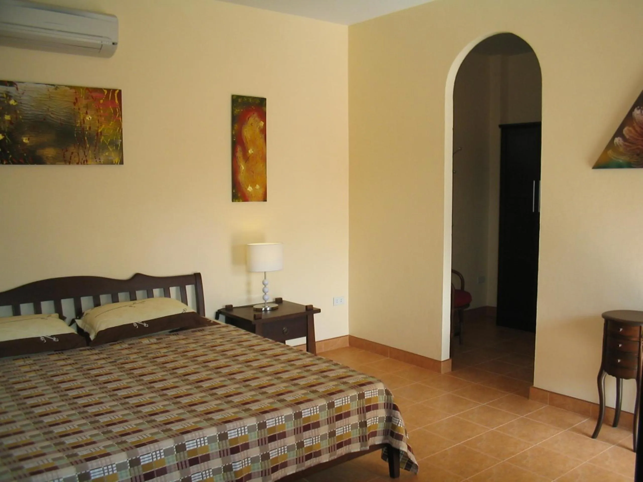 Bedroom, Bed in Lonops Gay Paradise