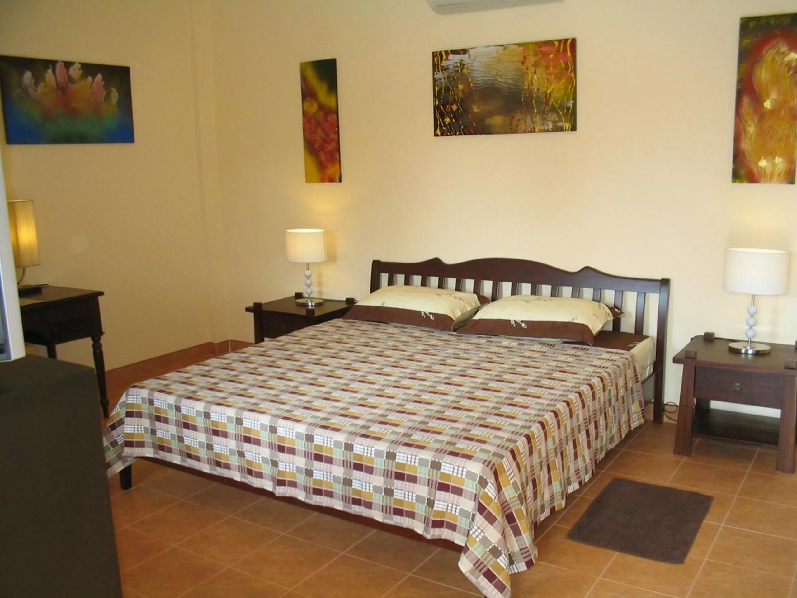 Bedroom, Bed in Lonops Gay Paradise