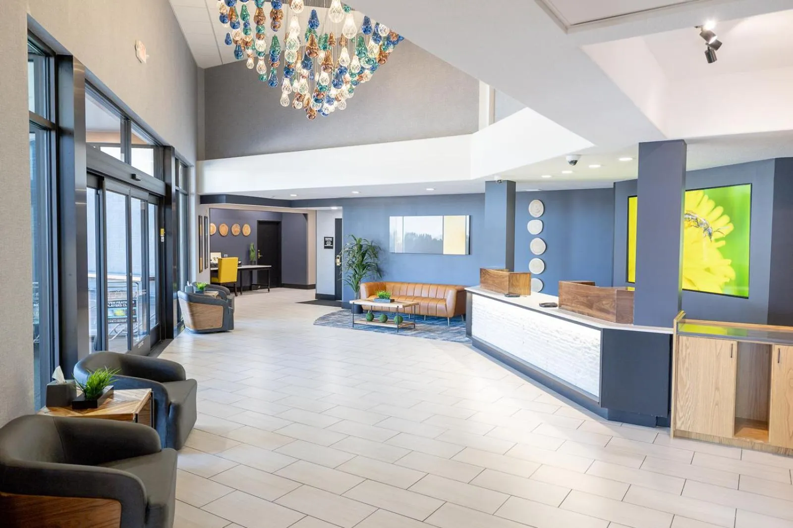 Creekside Hotel & Suites