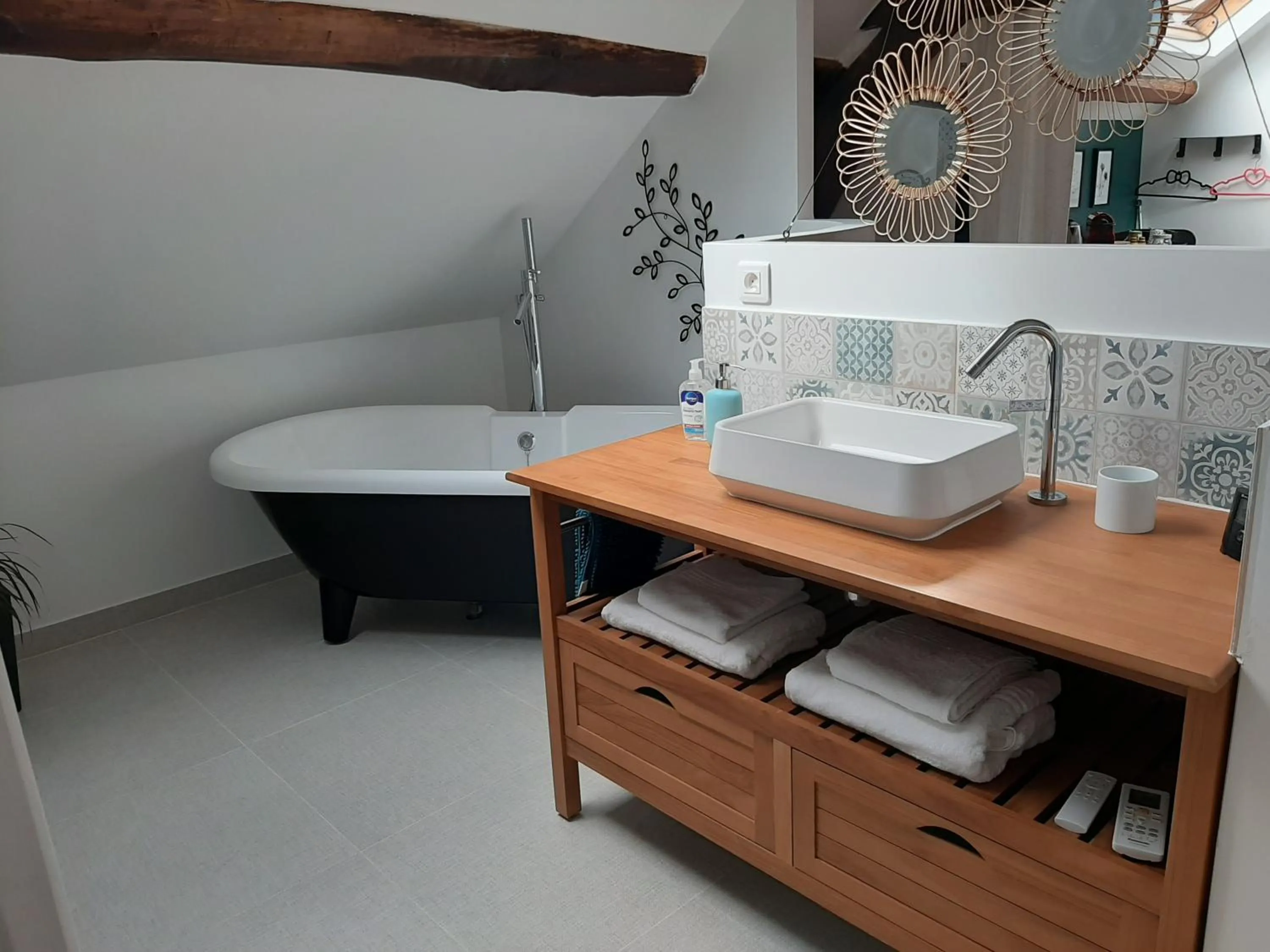 Bathroom in Le Domaine du Moulin 28 proche Chartres