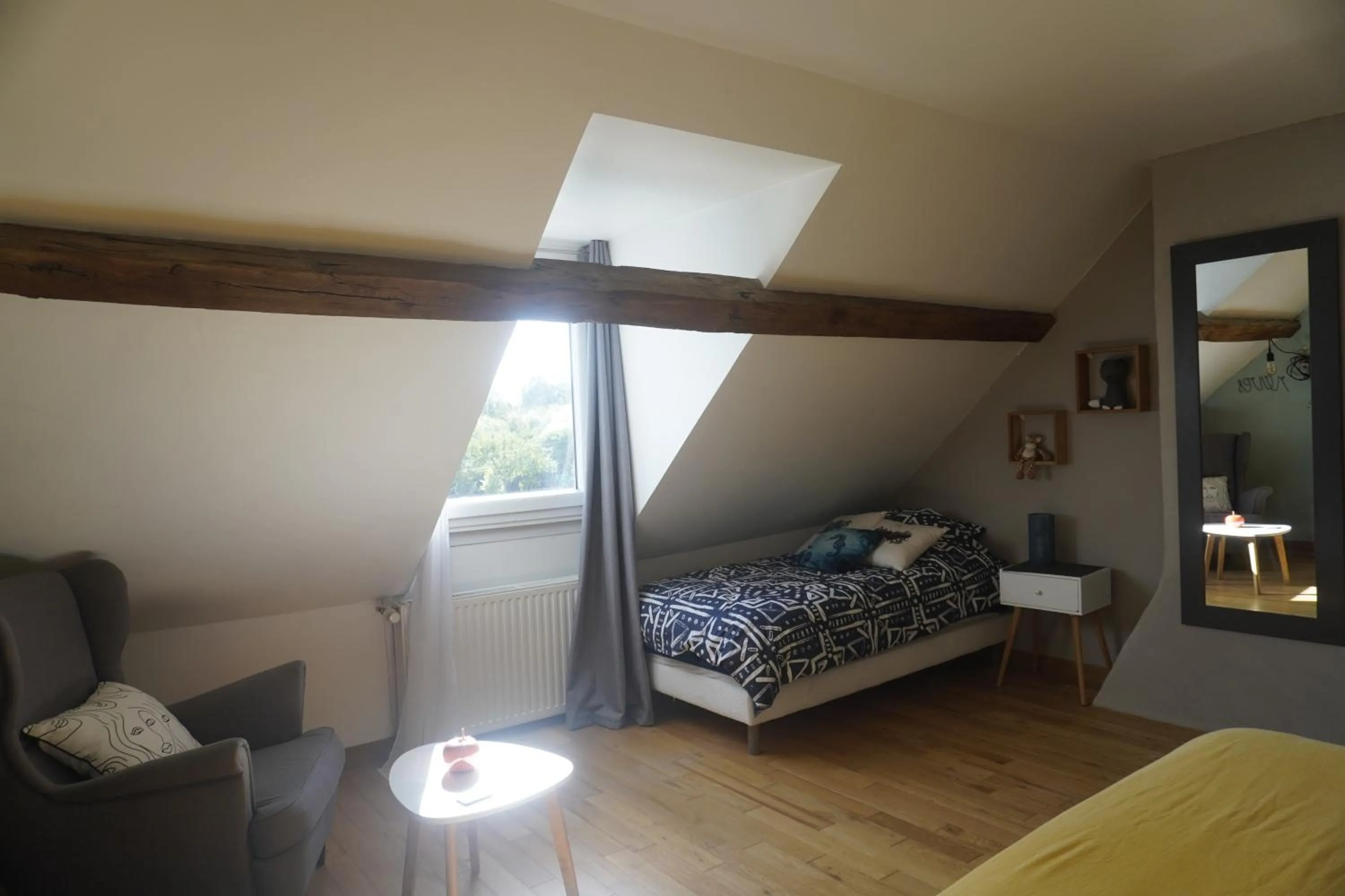 Bedroom, Bed in Le Domaine du Moulin 28 proche Chartres