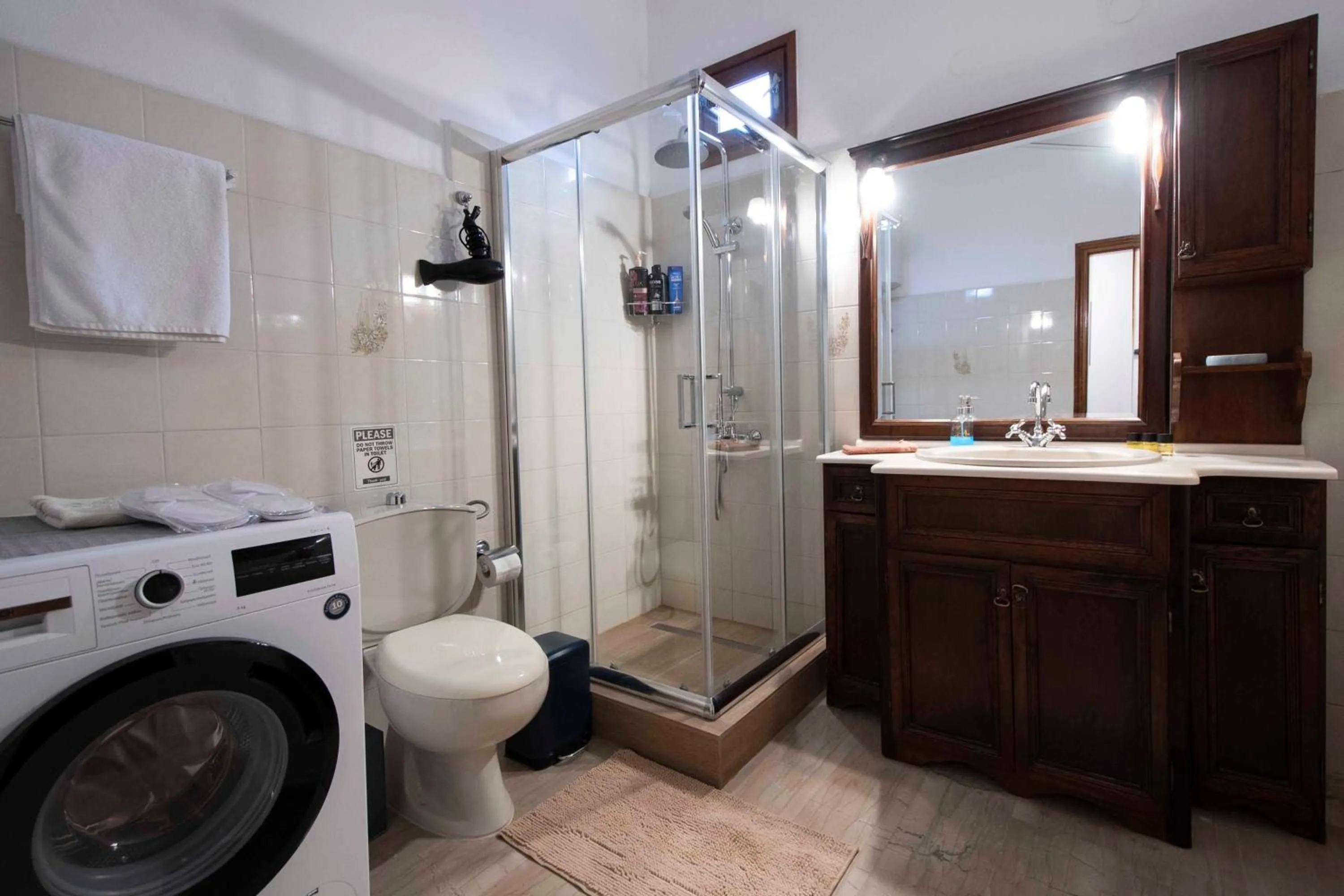 Property building in Rodami