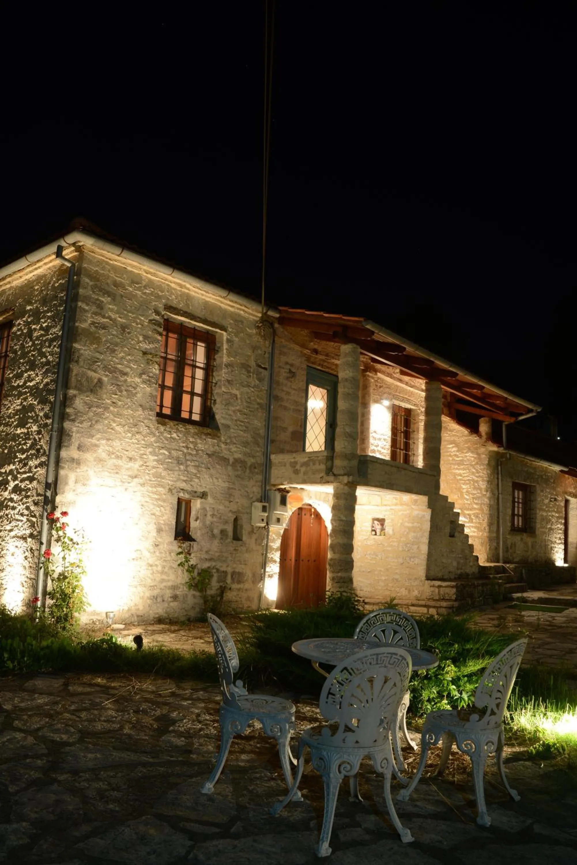 Facade/entrance in Rodami