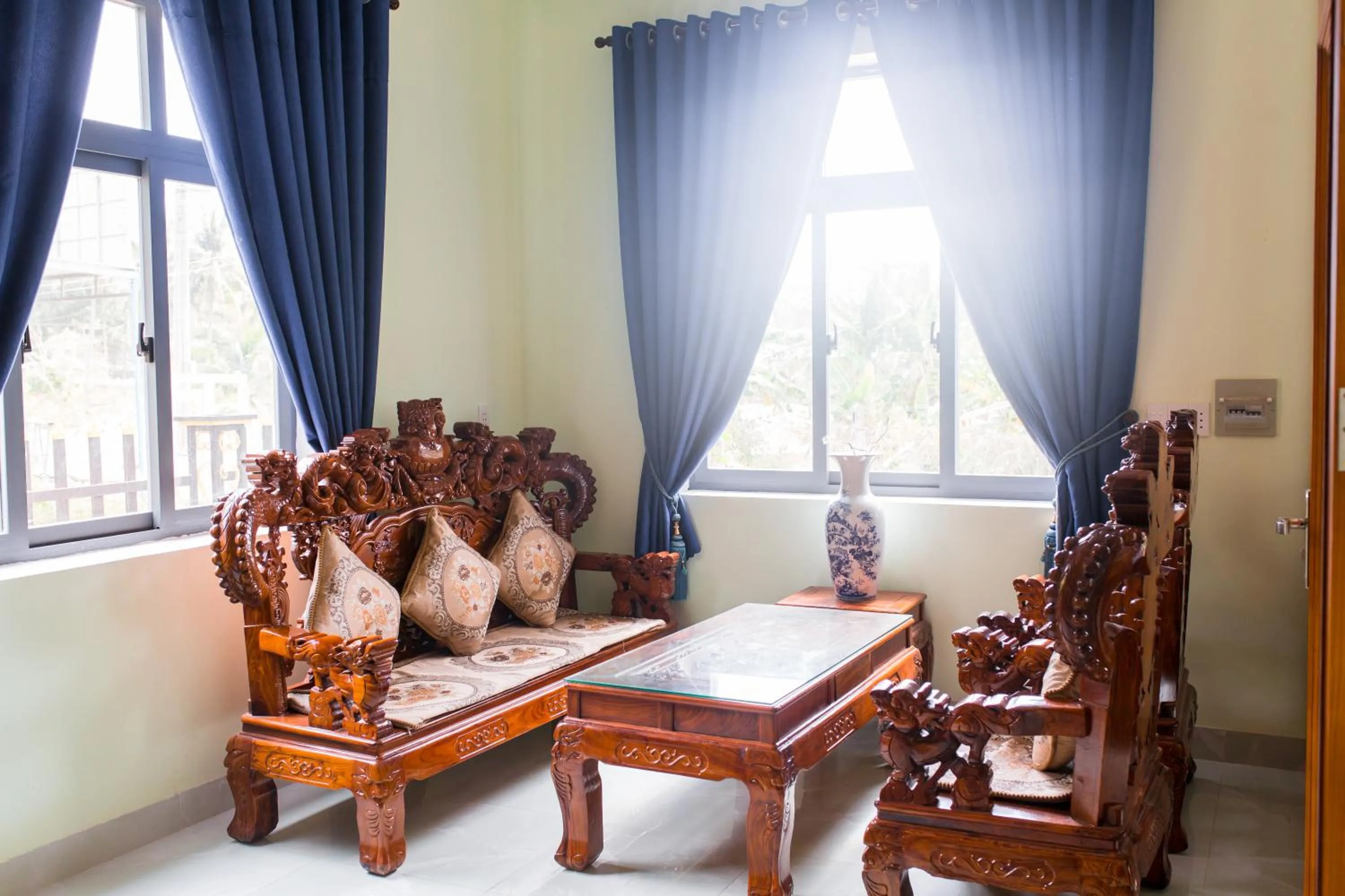 Living room in SUNRISE HOTEL