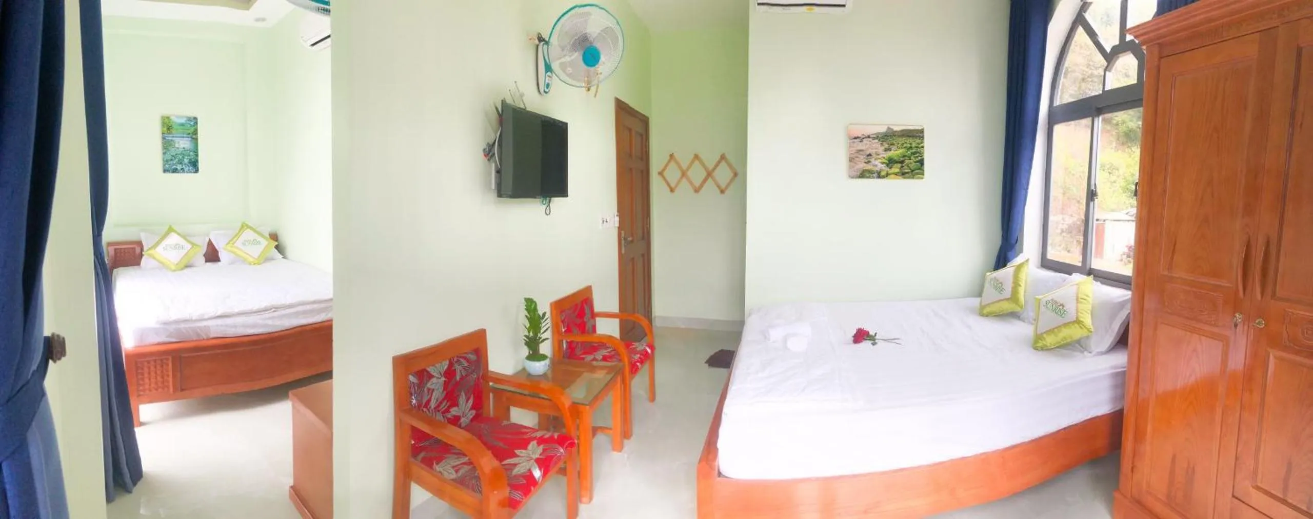 Bedroom, Bed in SUNRISE HOTEL