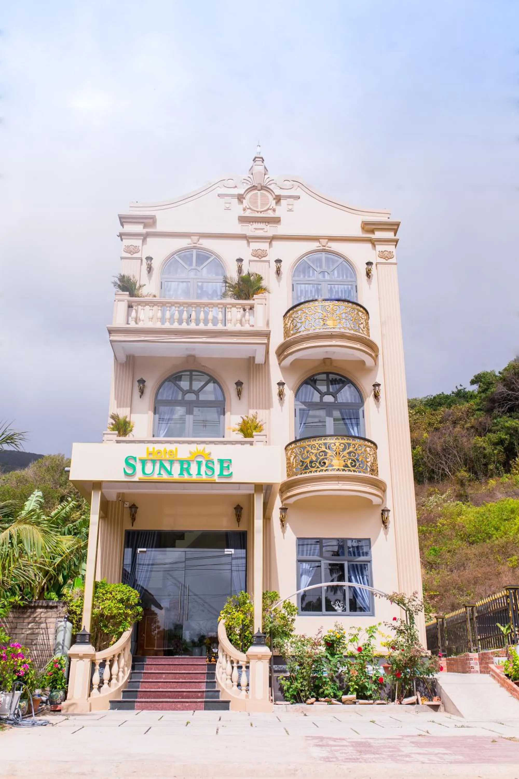 Property building in SUNRISE HOTEL