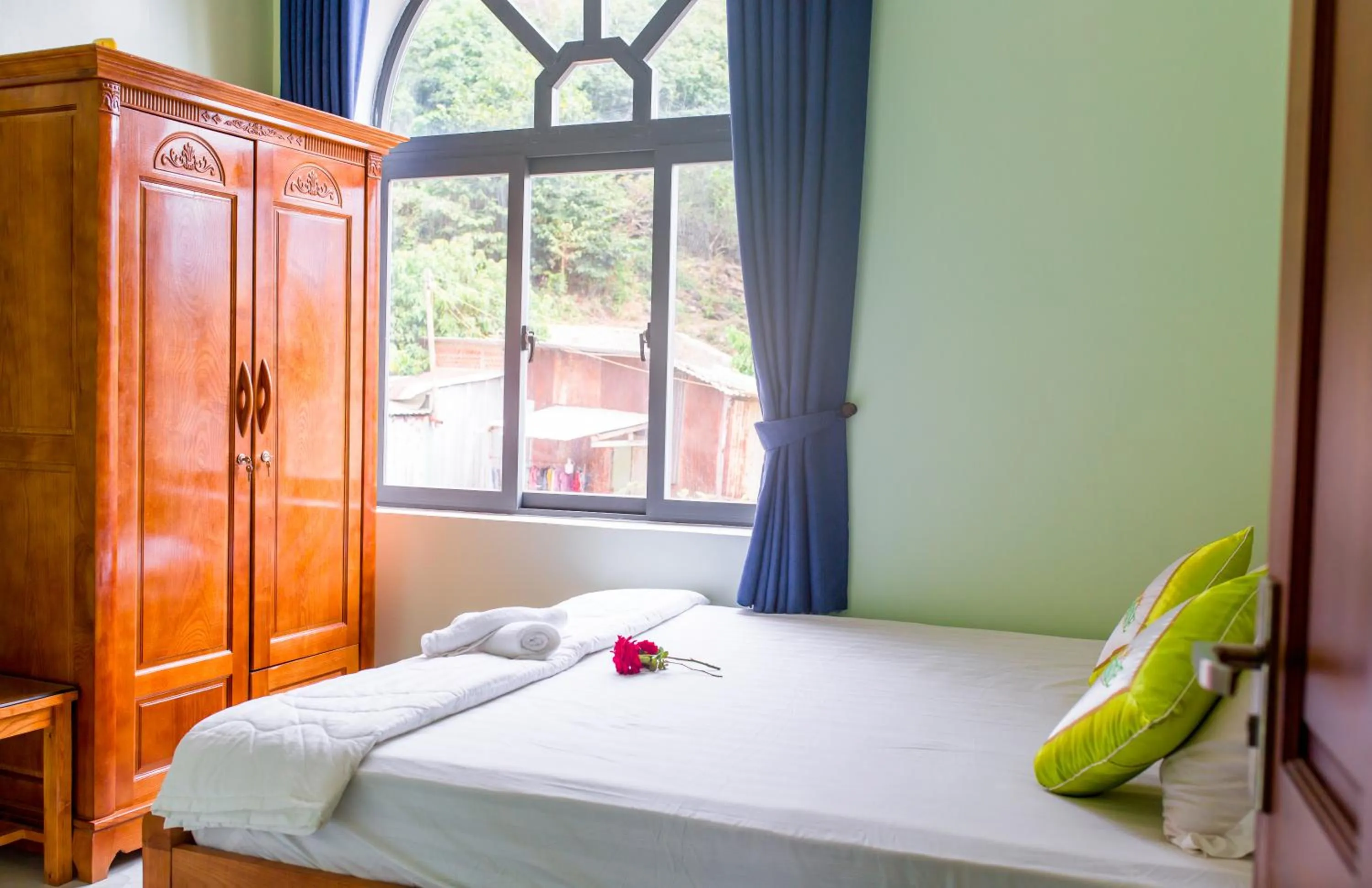 Bedroom, Bed in SUNRISE HOTEL