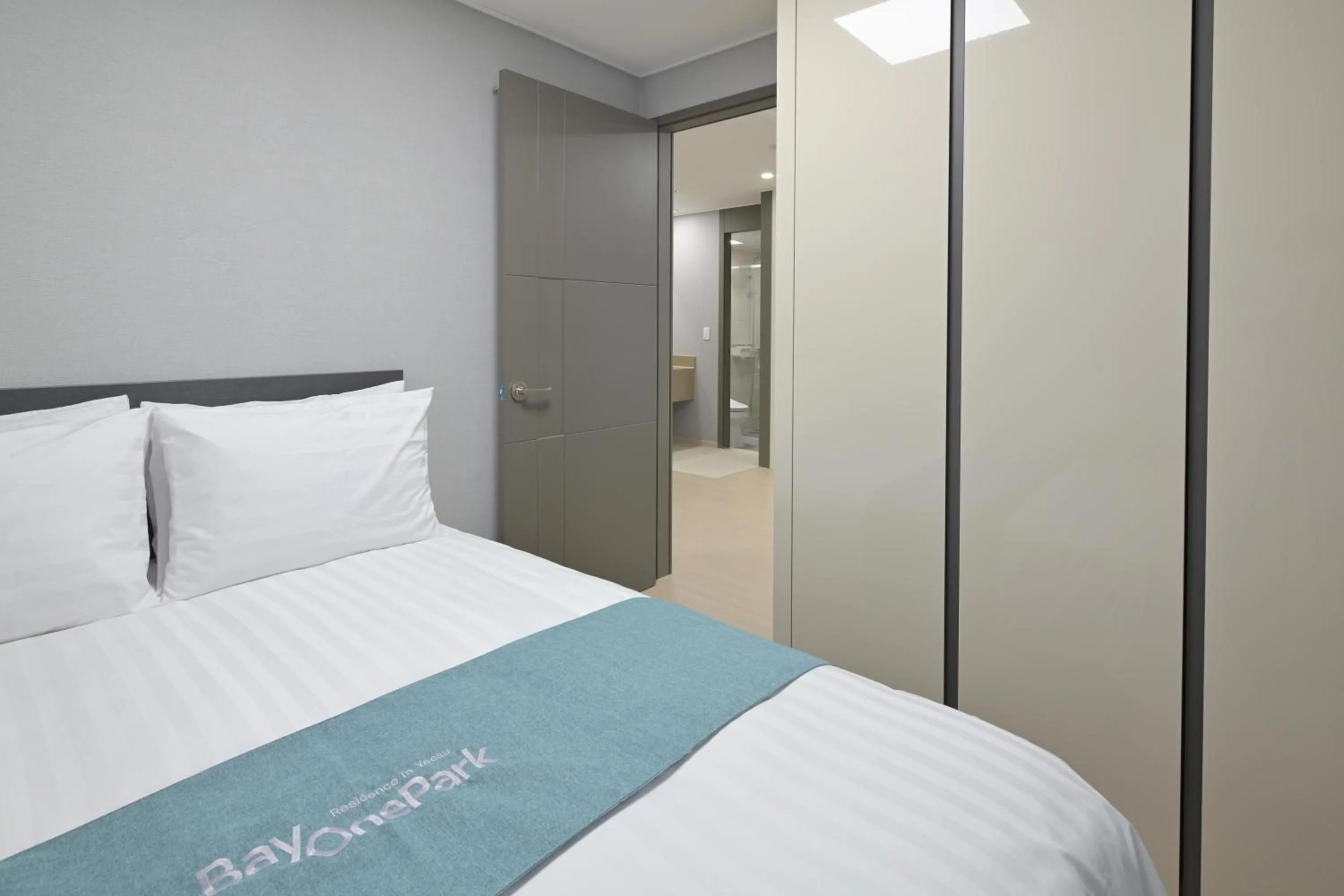 Bedroom, Bed in Bayone Park