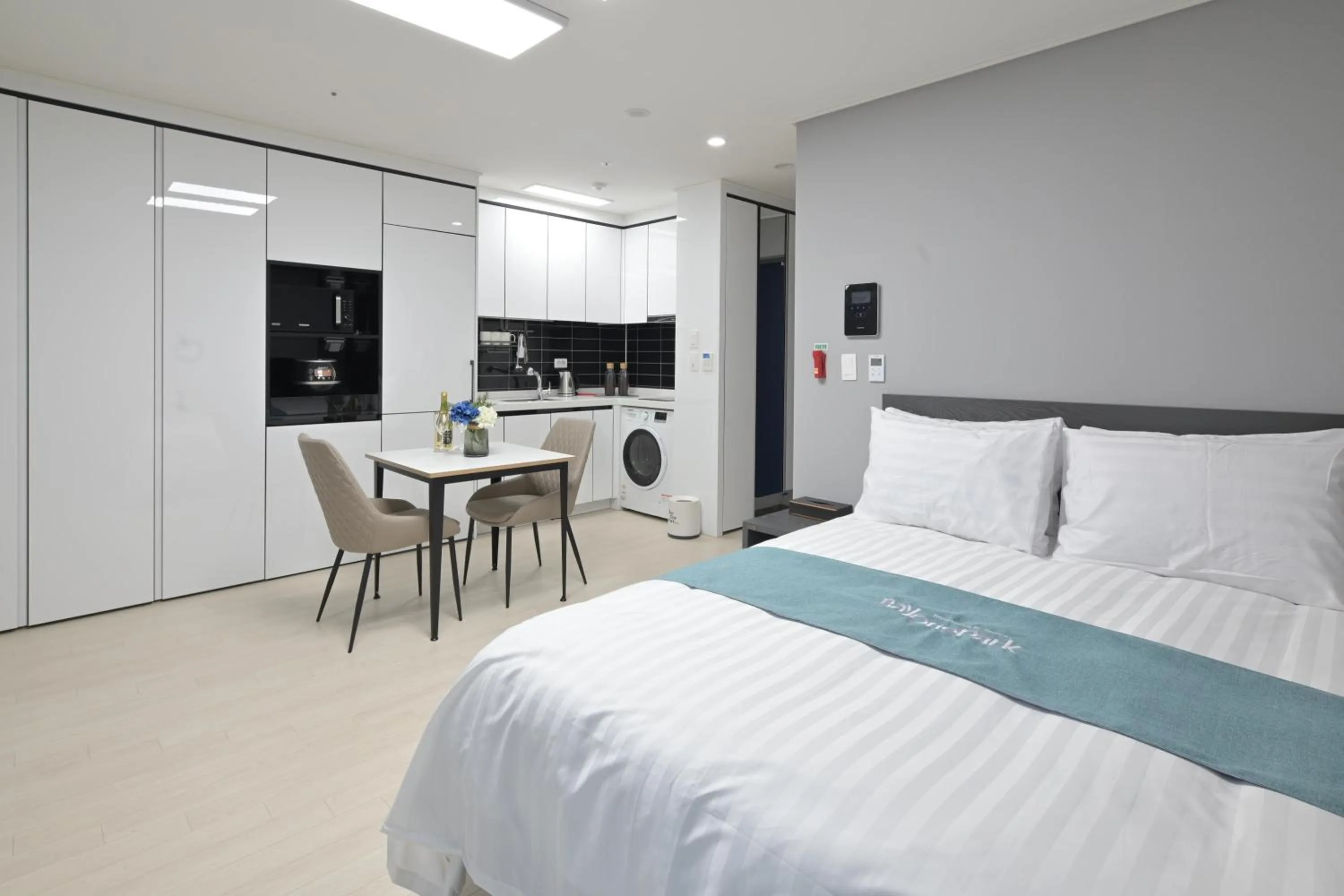 Bedroom, Bed in Bayone Park