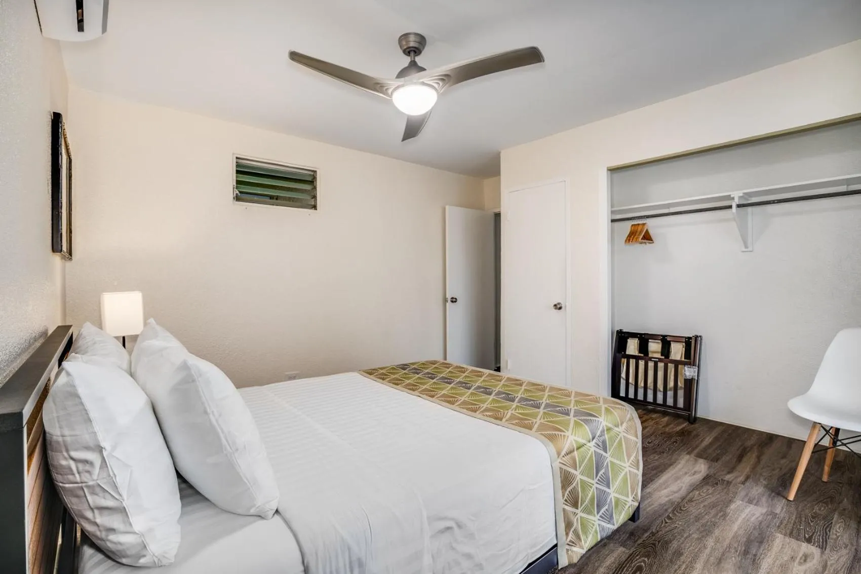 Bed in Aloha Suites Waikiki