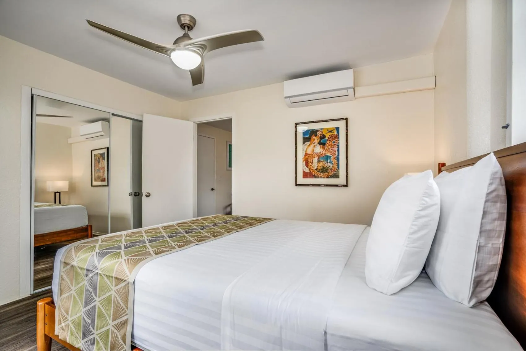 Bed in Aloha Suites Waikiki