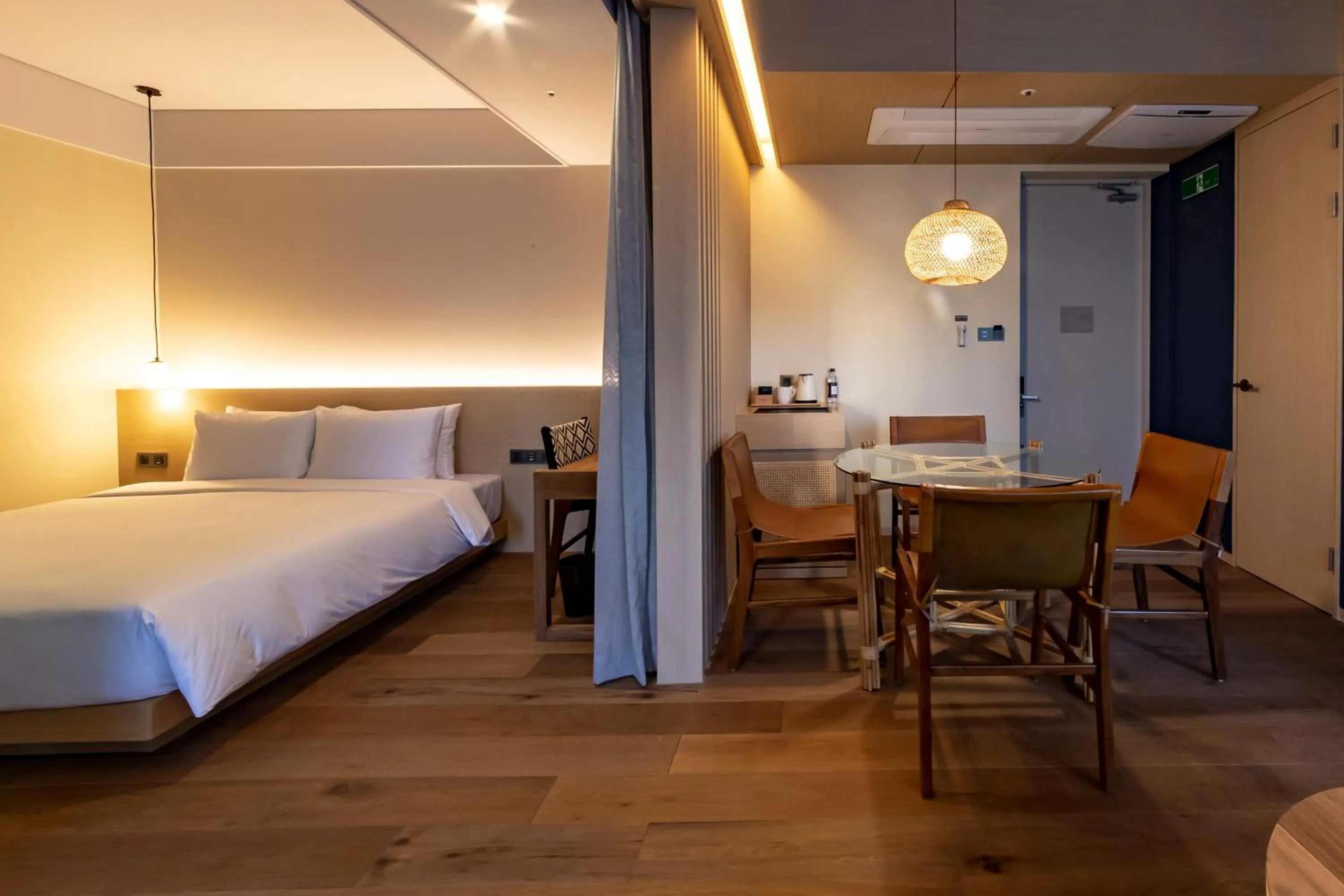 Photo of the whole room, Bed in Hound Hotel Haeundae Signature