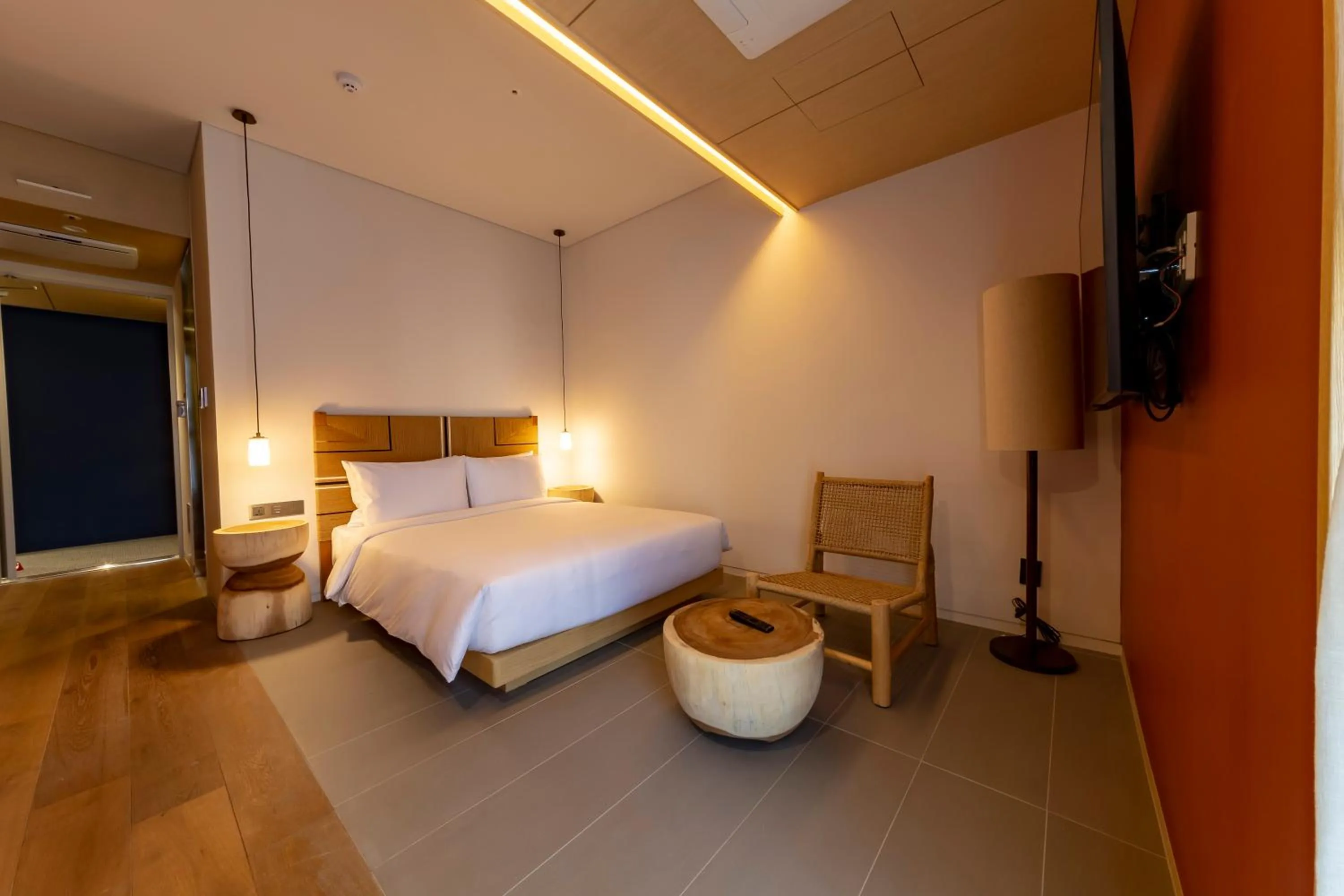 Photo of the whole room, Bed in Hound Hotel Haeundae Signature