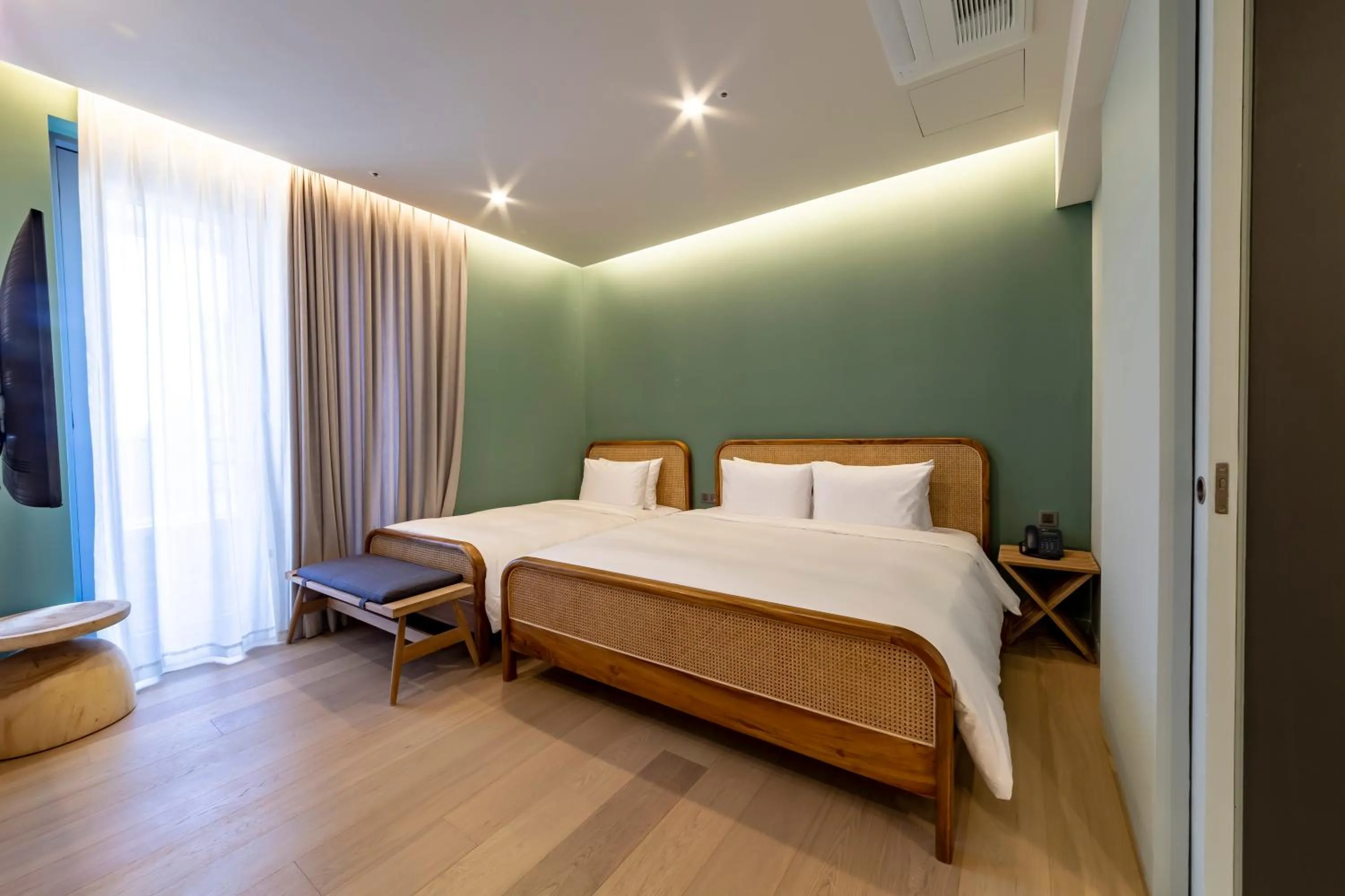 Bedroom, Bed in Hound Garden&Terrace Hotel