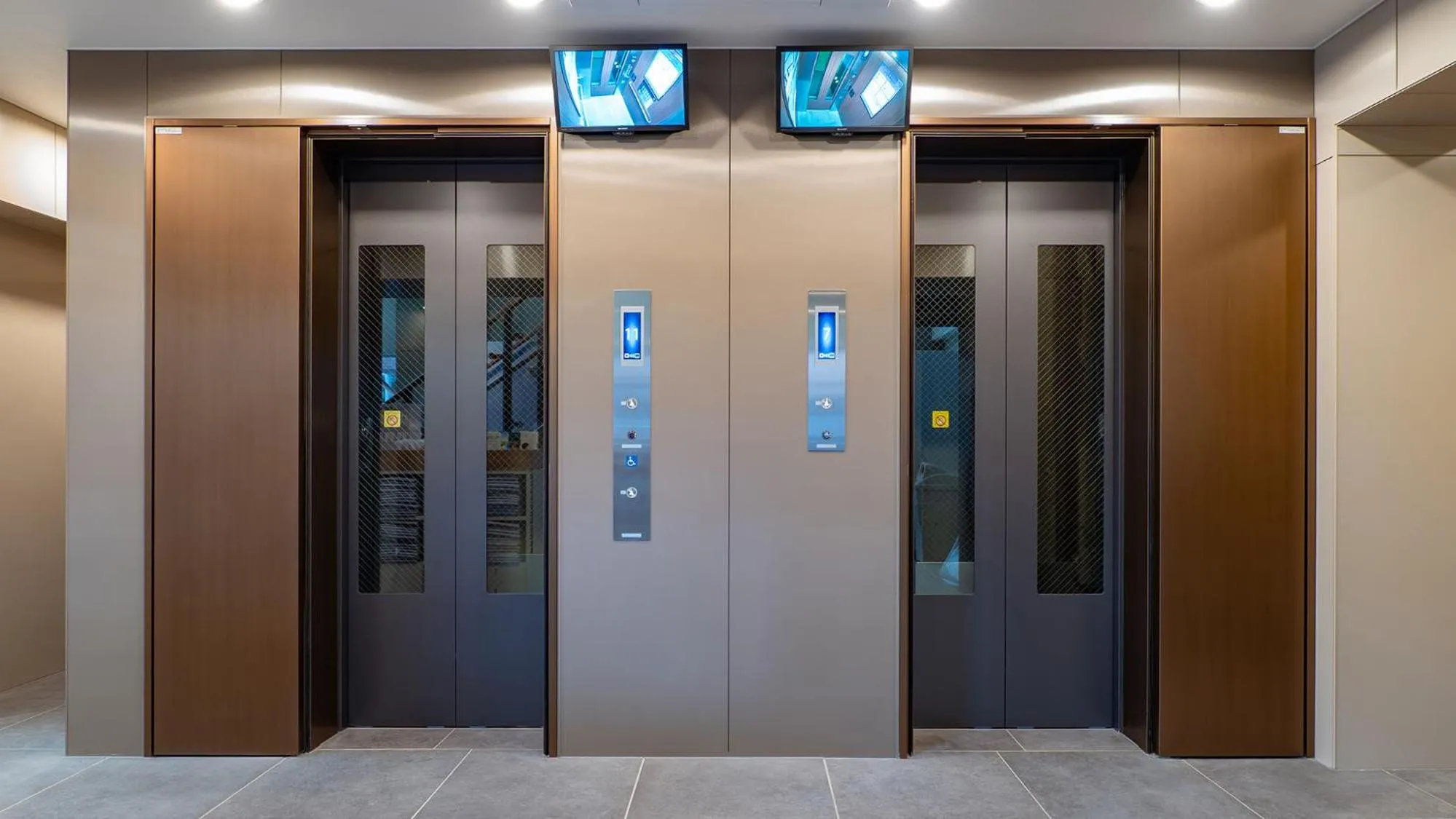 elevator in Toyoko Inn Sendai Higashi-guchi No.1