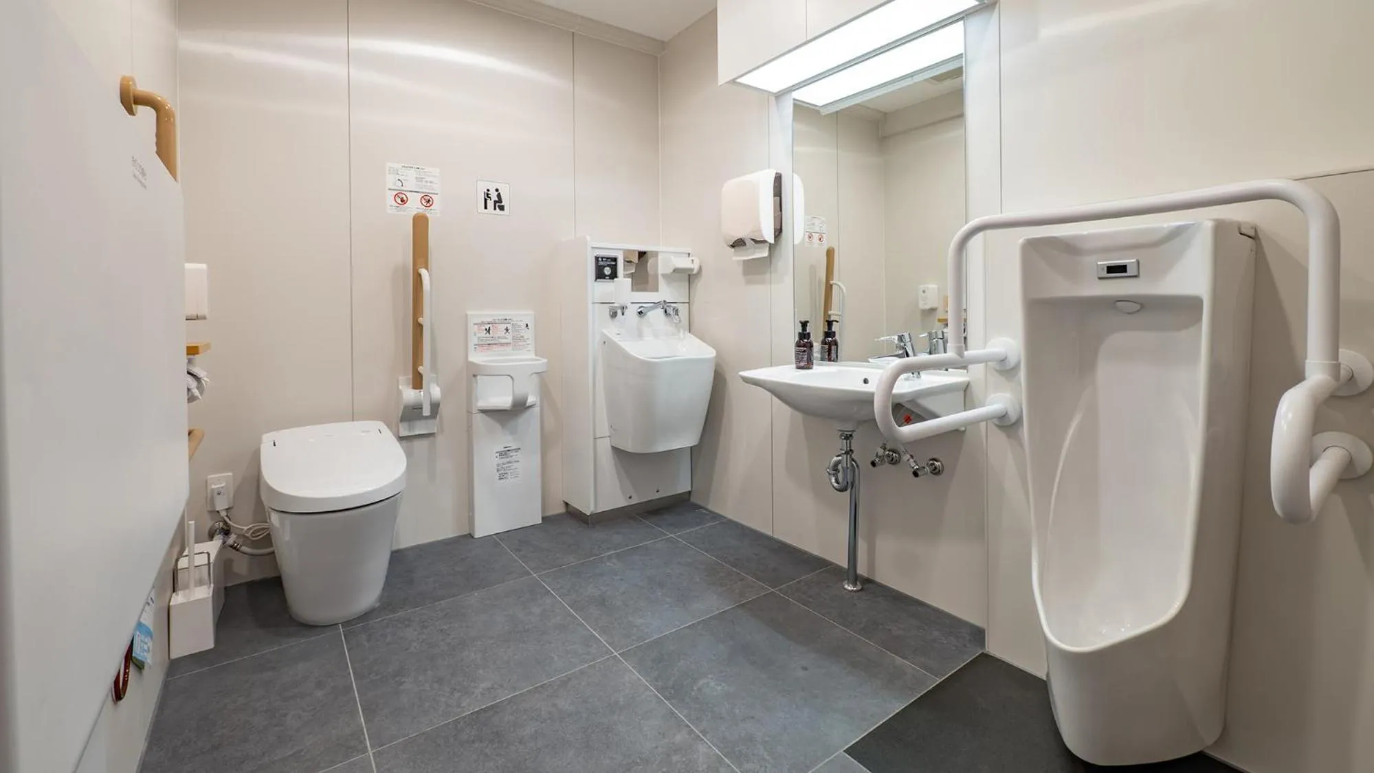 Toilet in Toyoko Inn Sendai Higashi-guchi No.1