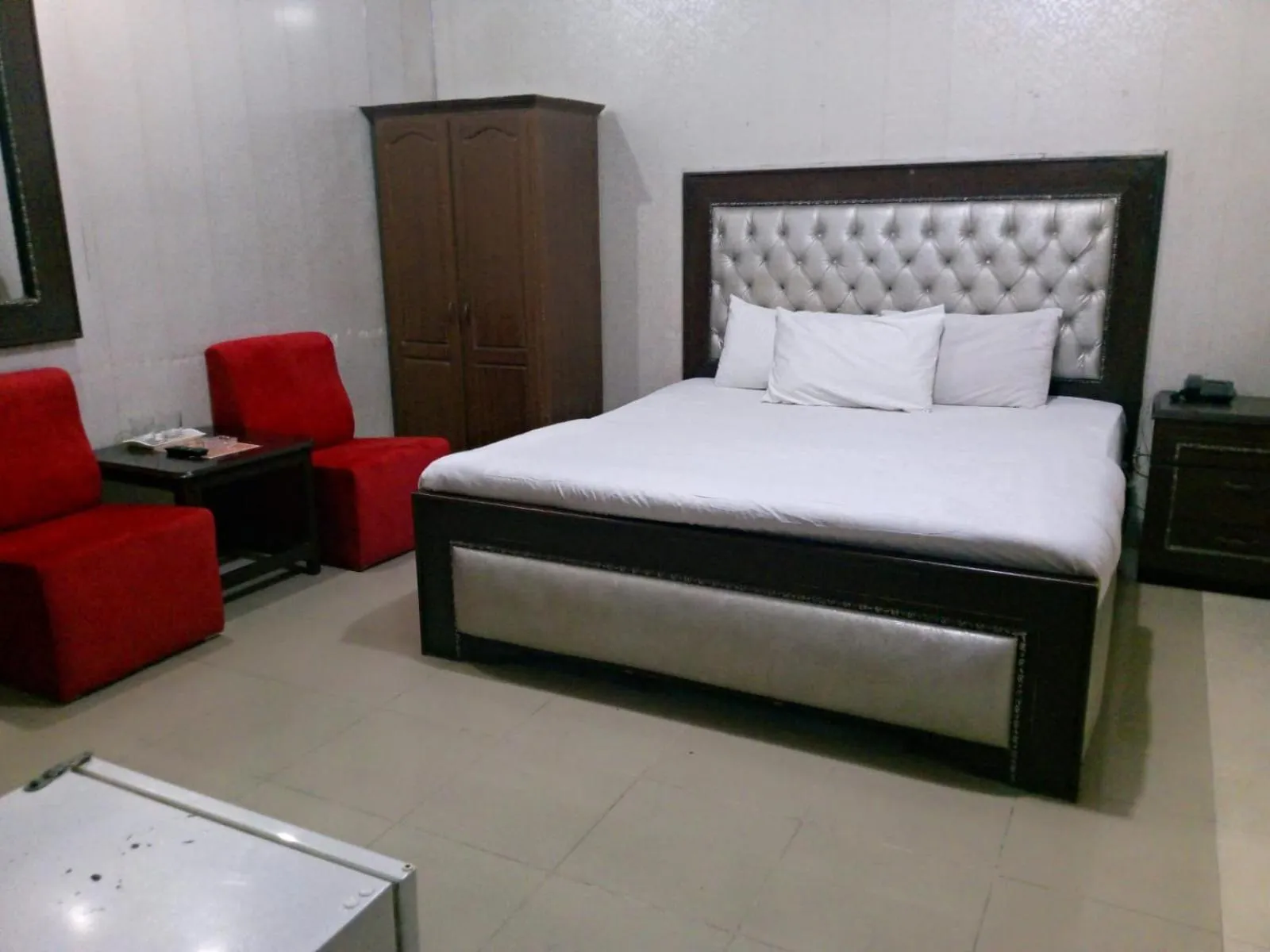 Bed in Hotel Tulip INN Faisal Town
