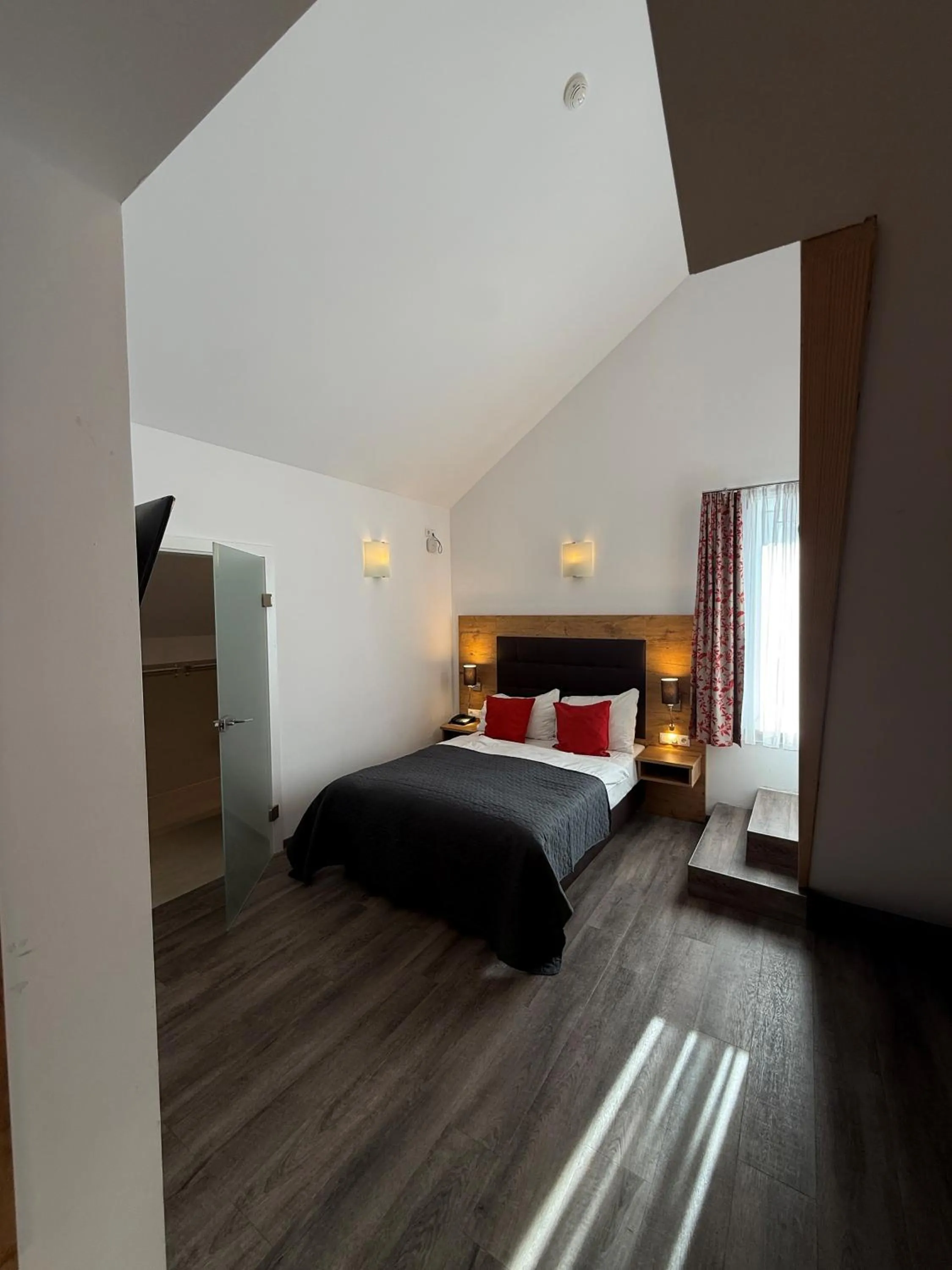 Bedroom, Bed in Hotel Wilder Mann