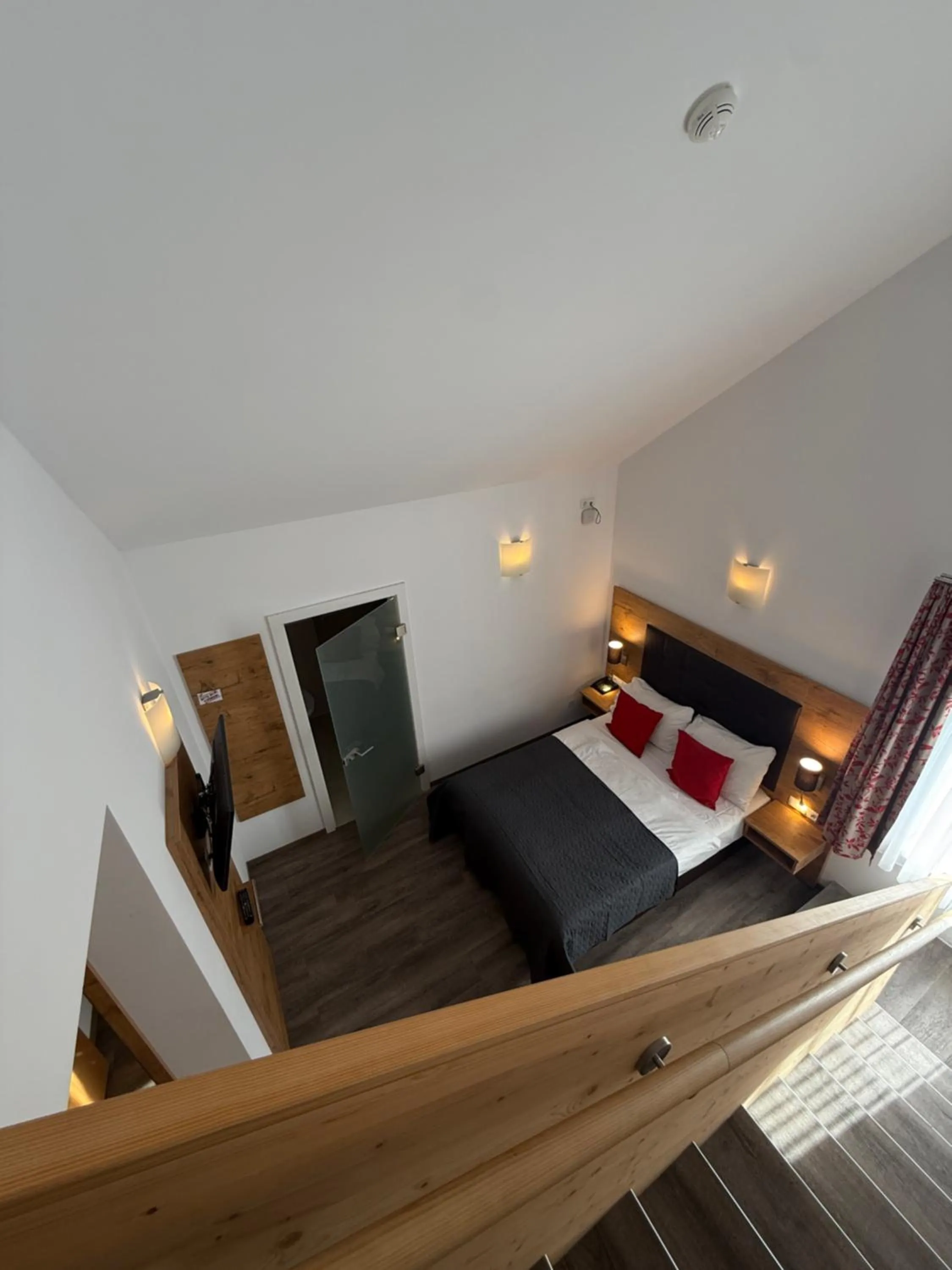 TV and multimedia, Bed in Hotel Wilder Mann