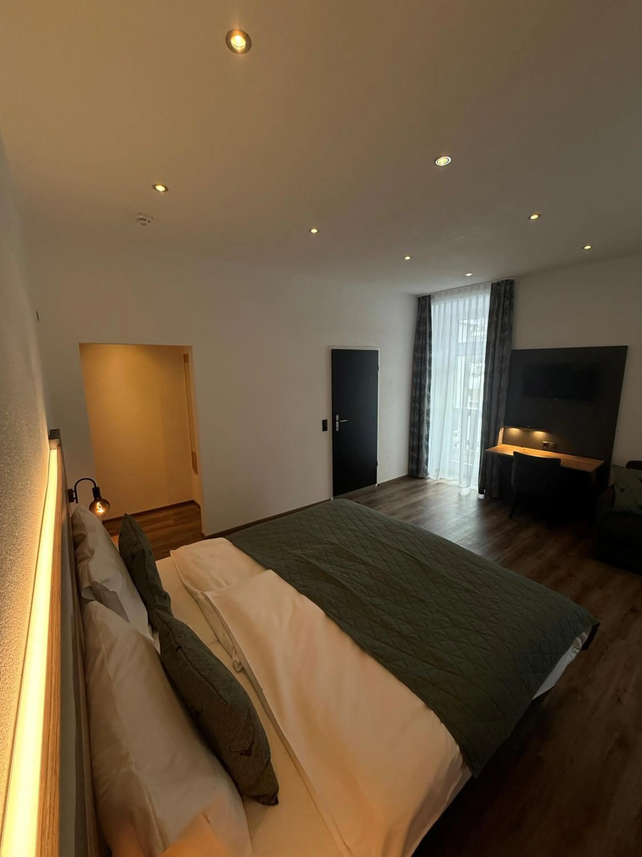 Bedroom, Bed in Hotel Wilder Mann