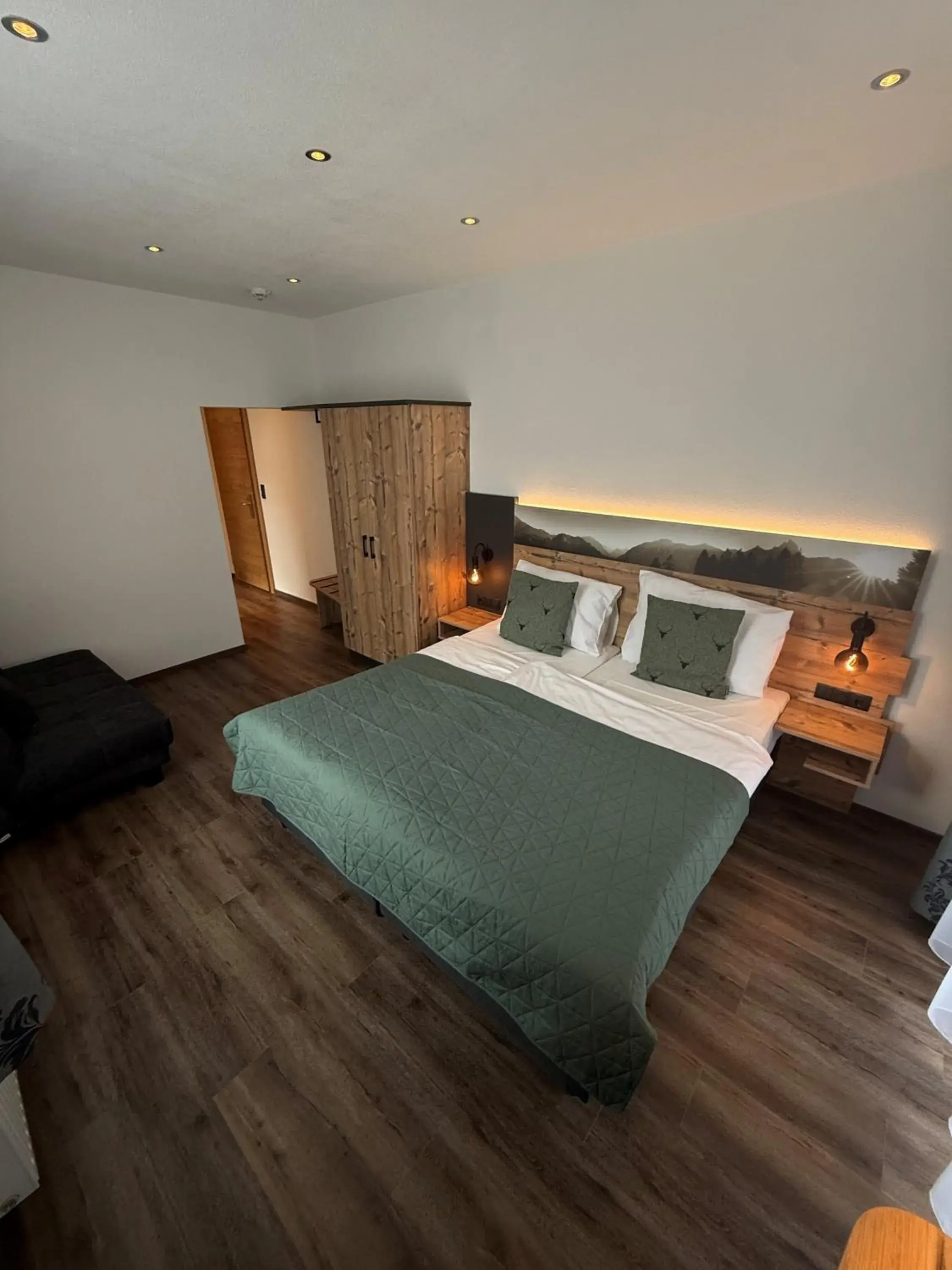 Quadruple Room with Balcony in Hotel Wilder Mann Quadruple Room with Balcony in Hotel Wilder Mann