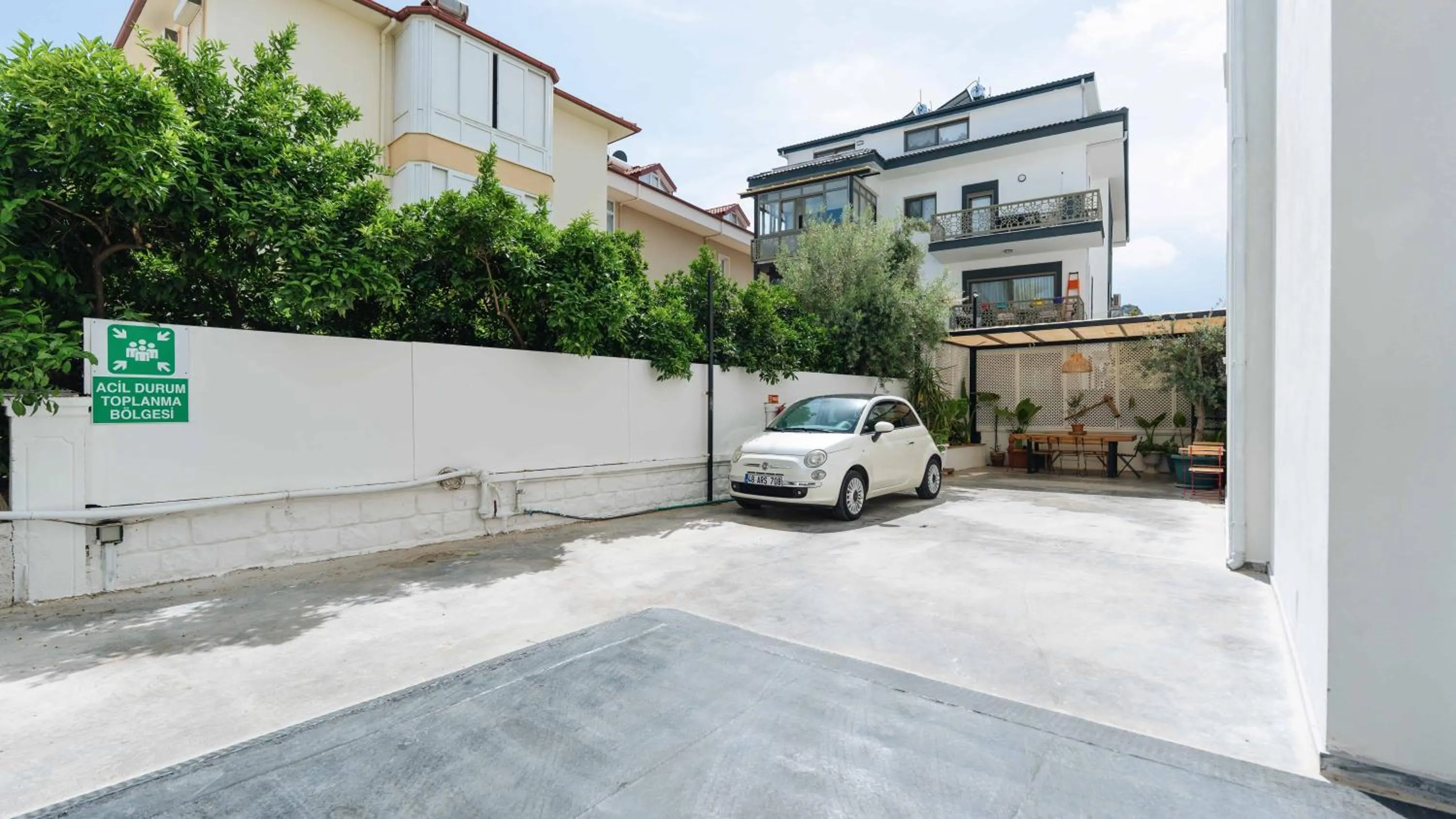 Day in Belci City House