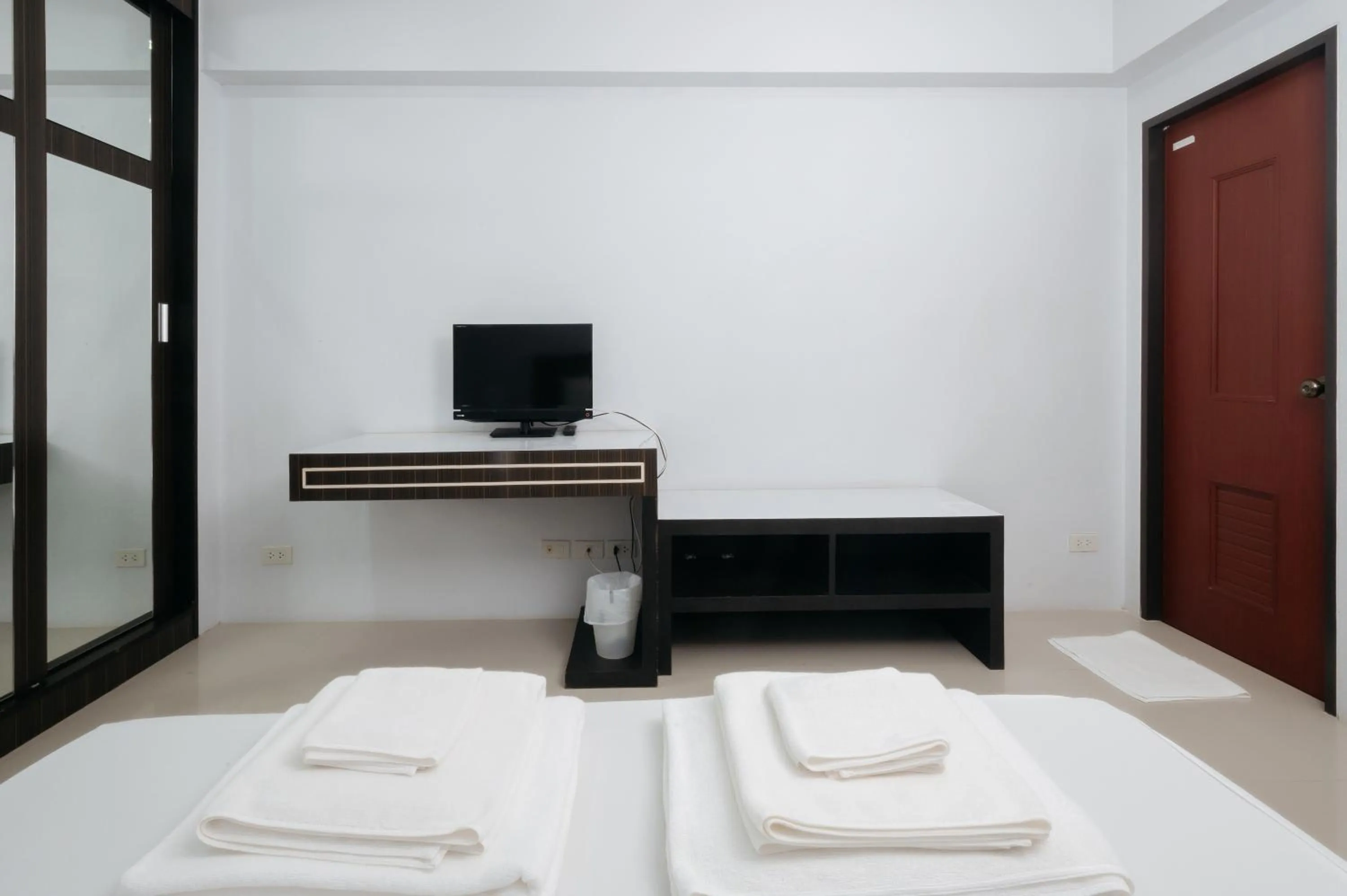 Bedroom, Bed in Creston Grand Hotel Suphan Buri