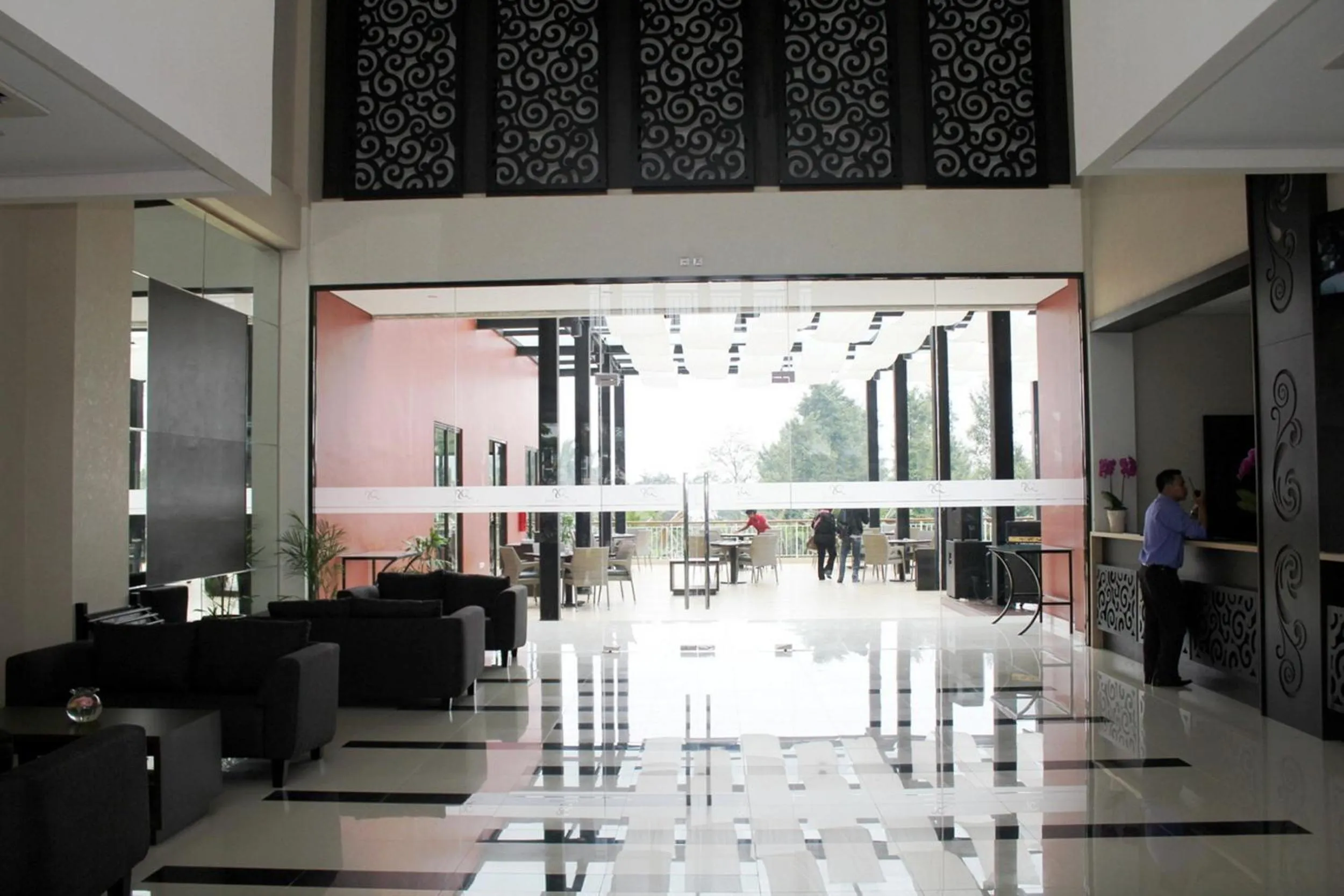 Lobby or reception in Padjadjaran Suites Resort and Convention Hotel