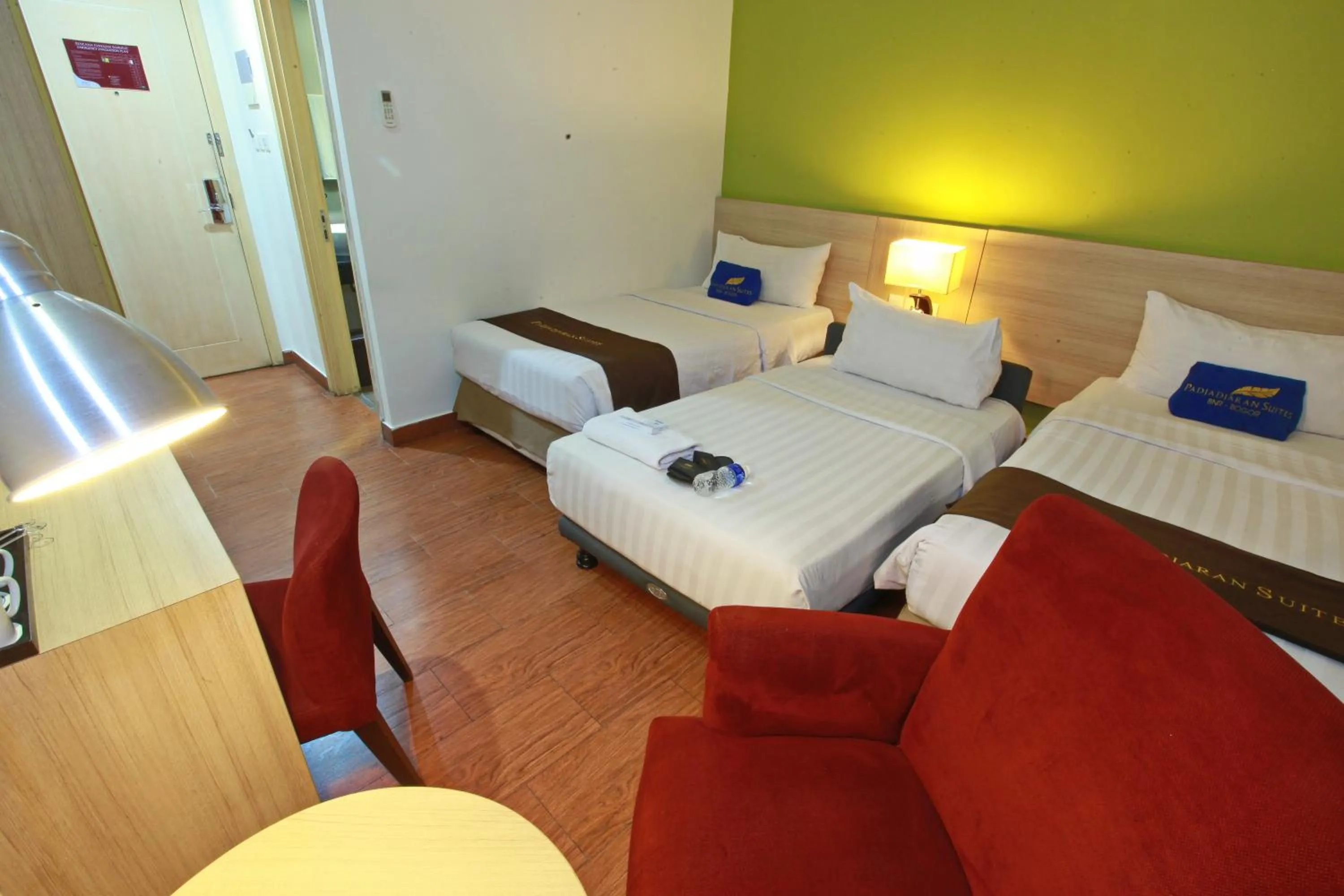 Bed in Padjadjaran Suites Resort and Convention Hotel