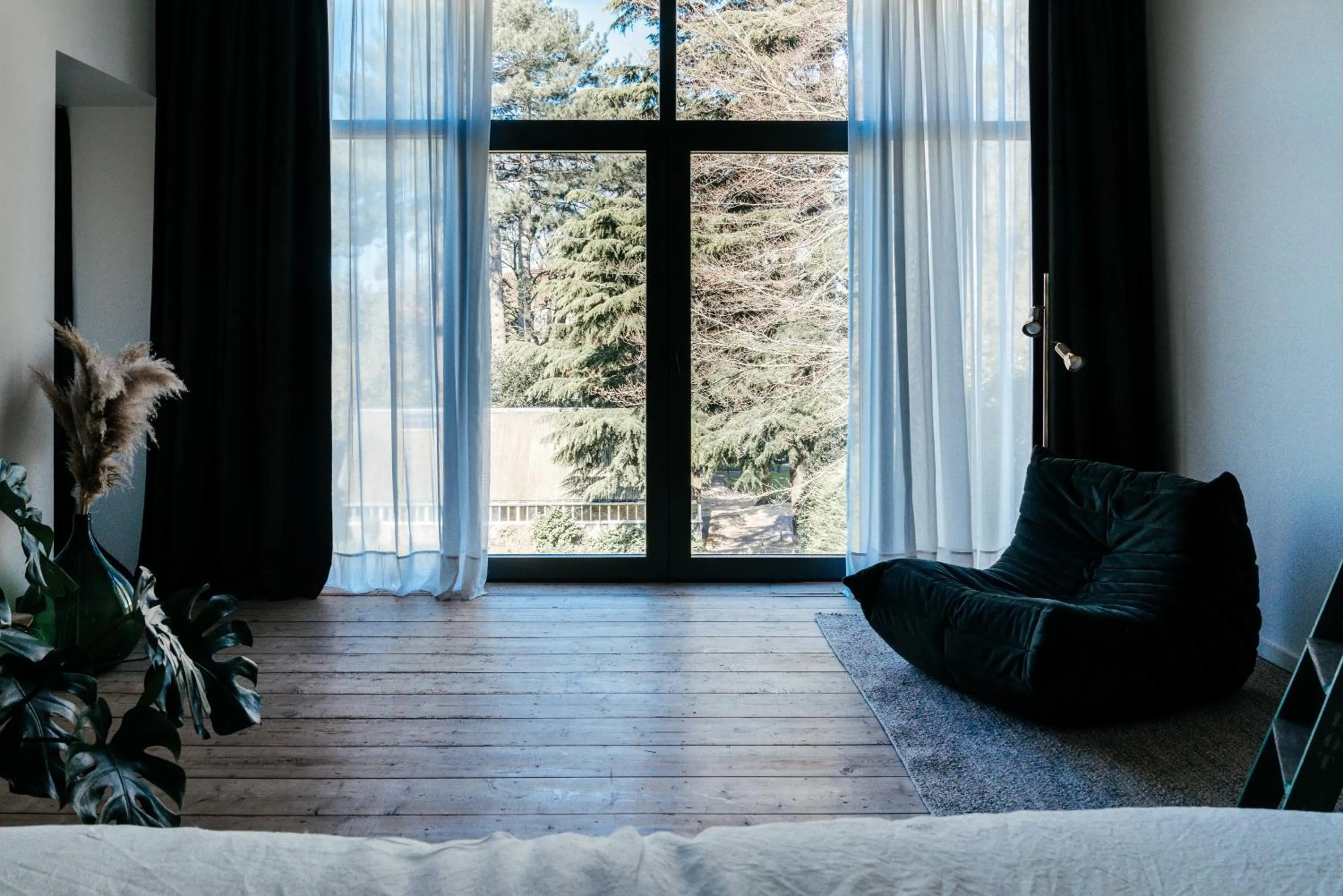 Garden view in Chambre d'Amis by Alix