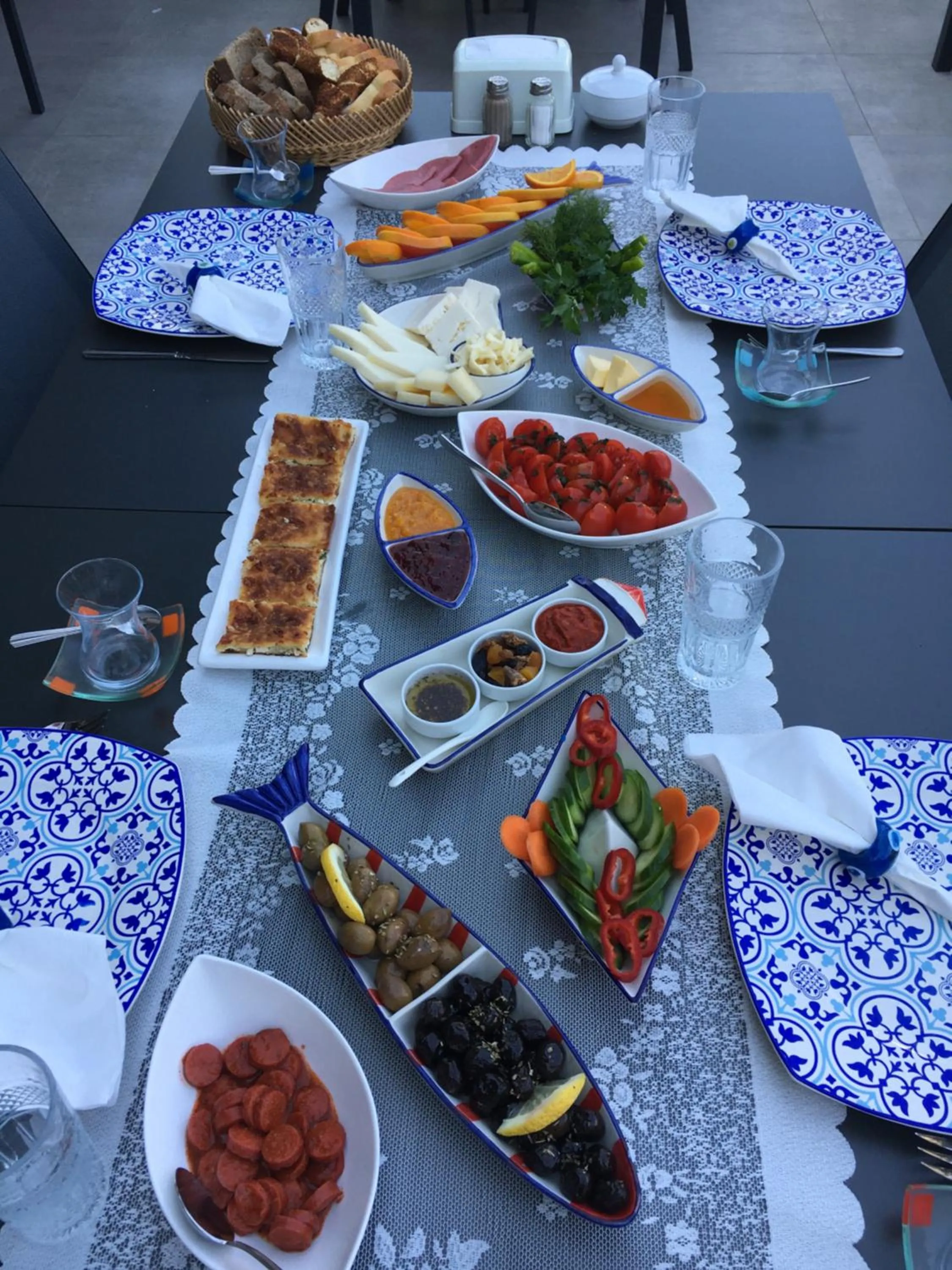 Food and drinks in Villa Oliva Butik Hotel