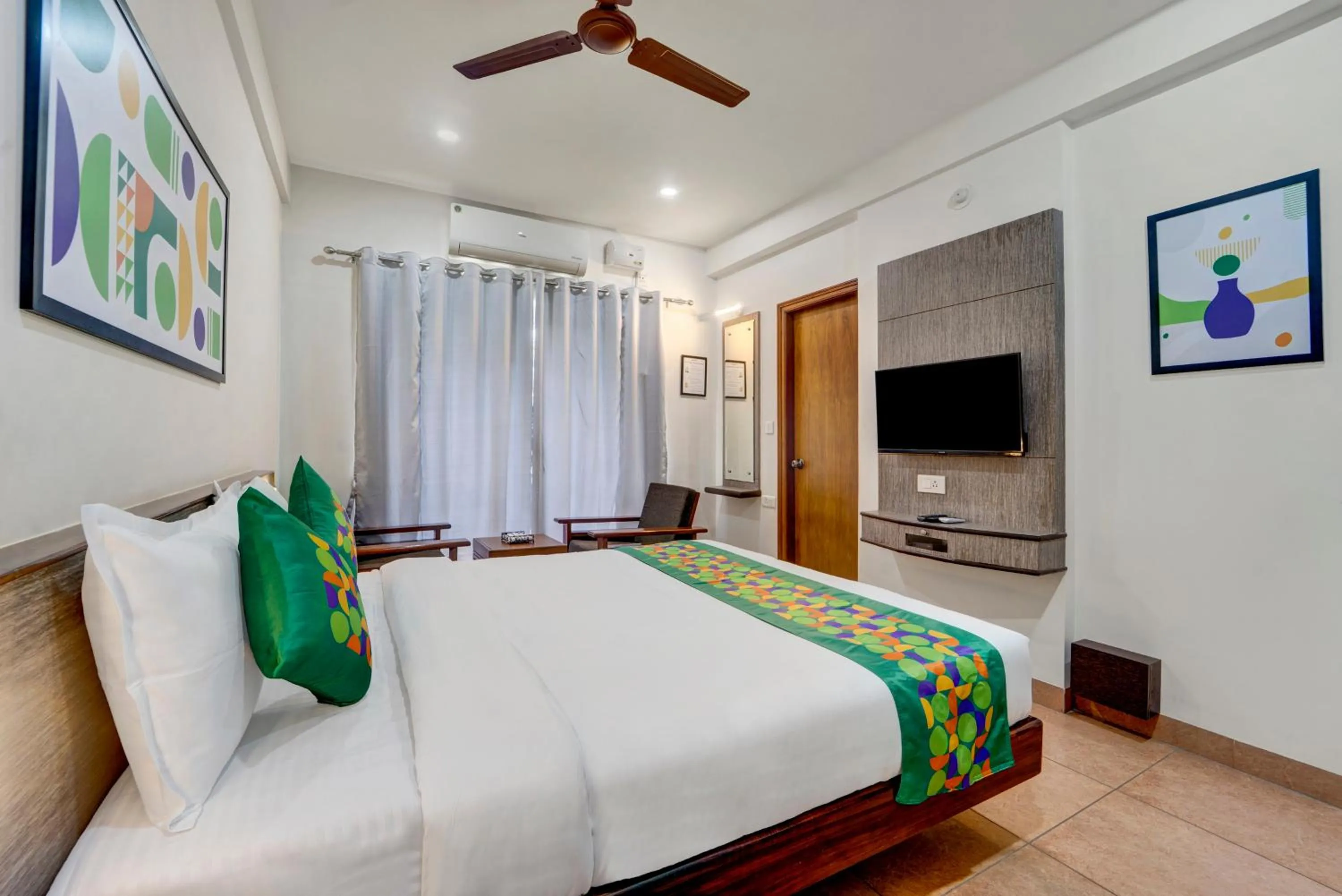 Bedroom, Bed in Treebo Pratham Inn, Manipal