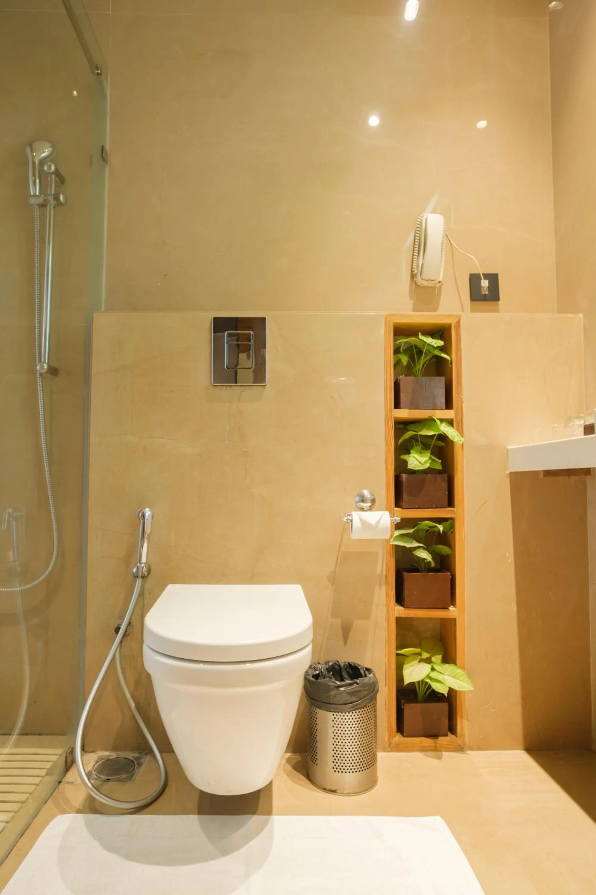 Shower in Udman Hotel Greater Noida