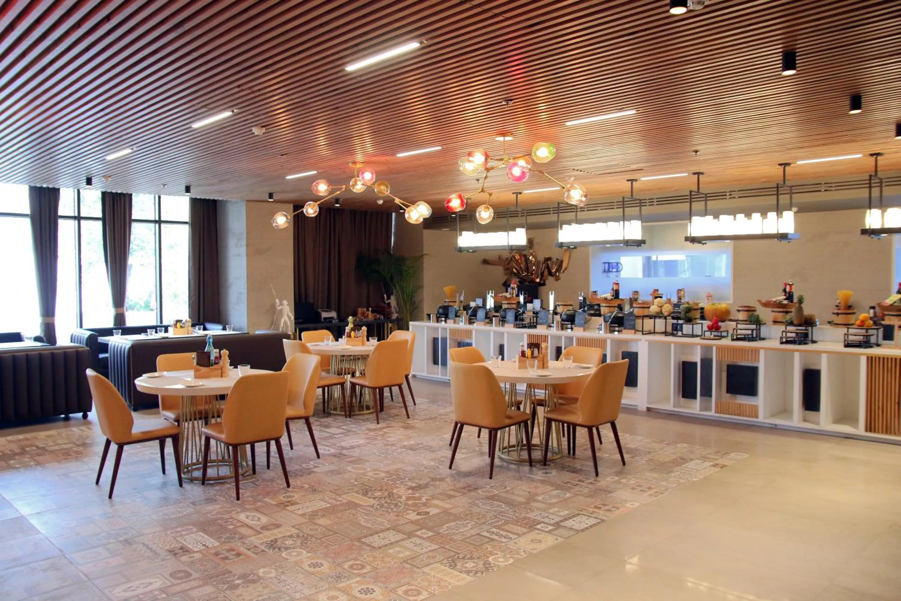 Restaurant/places to eat in Udman Hotel Greater Noida