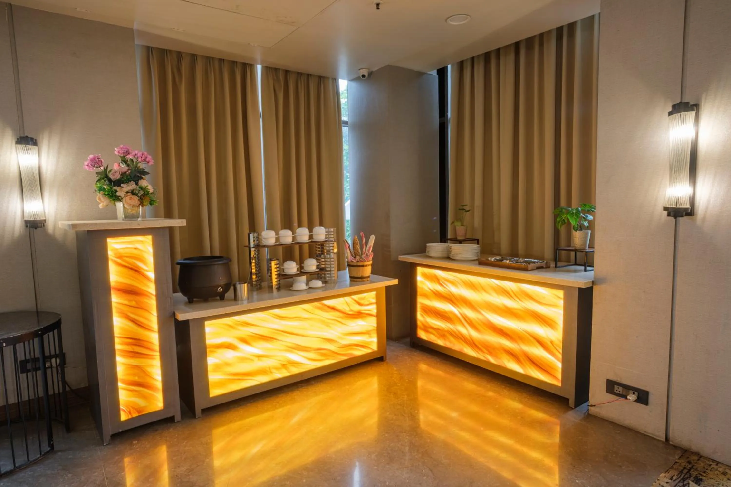 Food and drinks in Udman Hotel Greater Noida