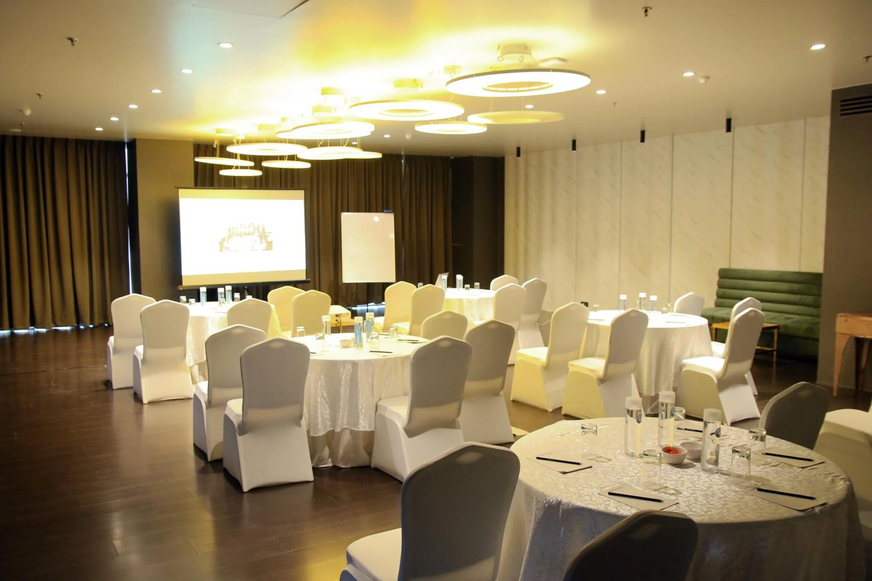 Meeting/conference room in Udman Hotel Greater Noida