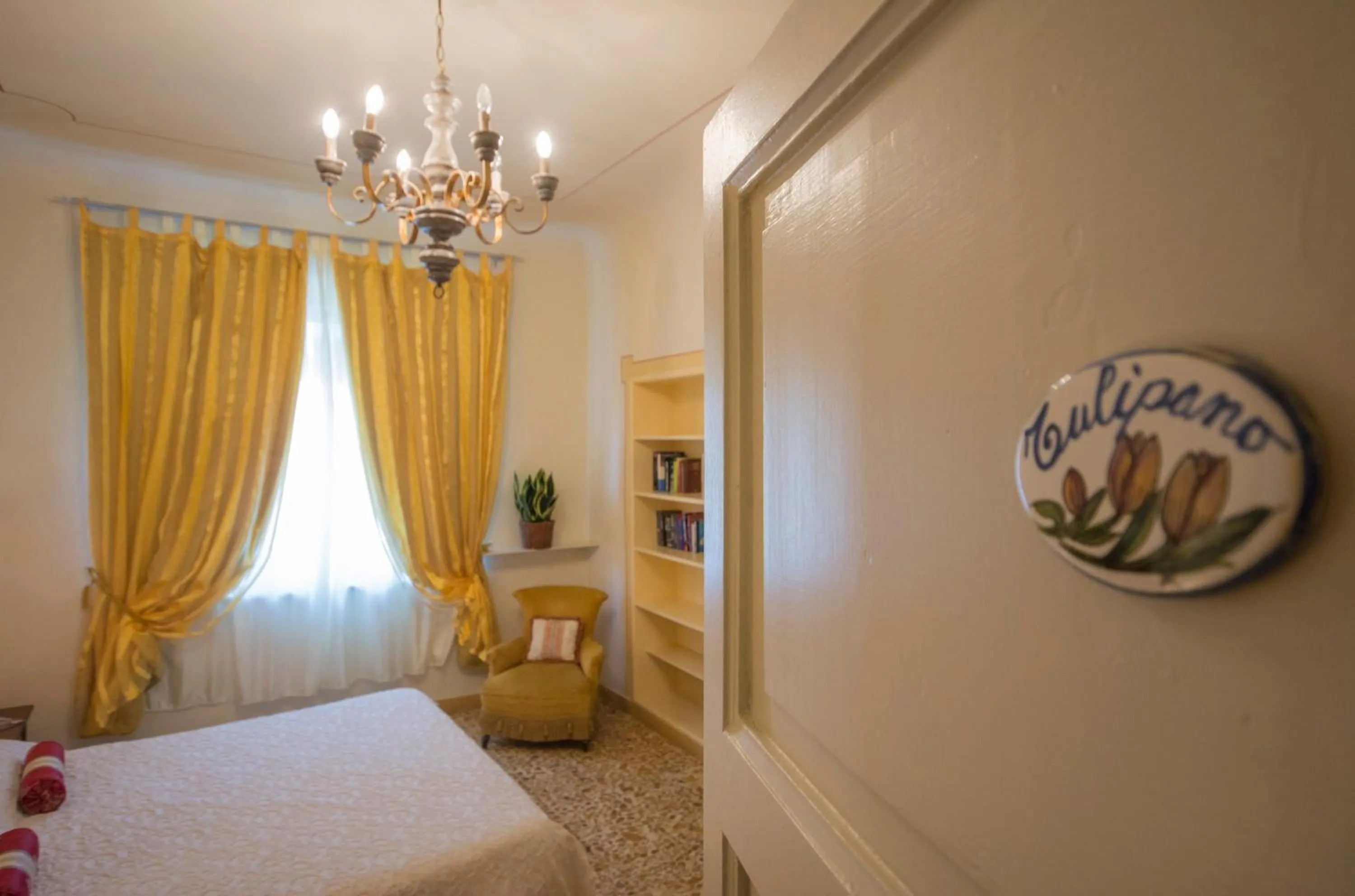 Photo of the whole room, Bed in B&B Pantaneto - Palazzo Bulgarini