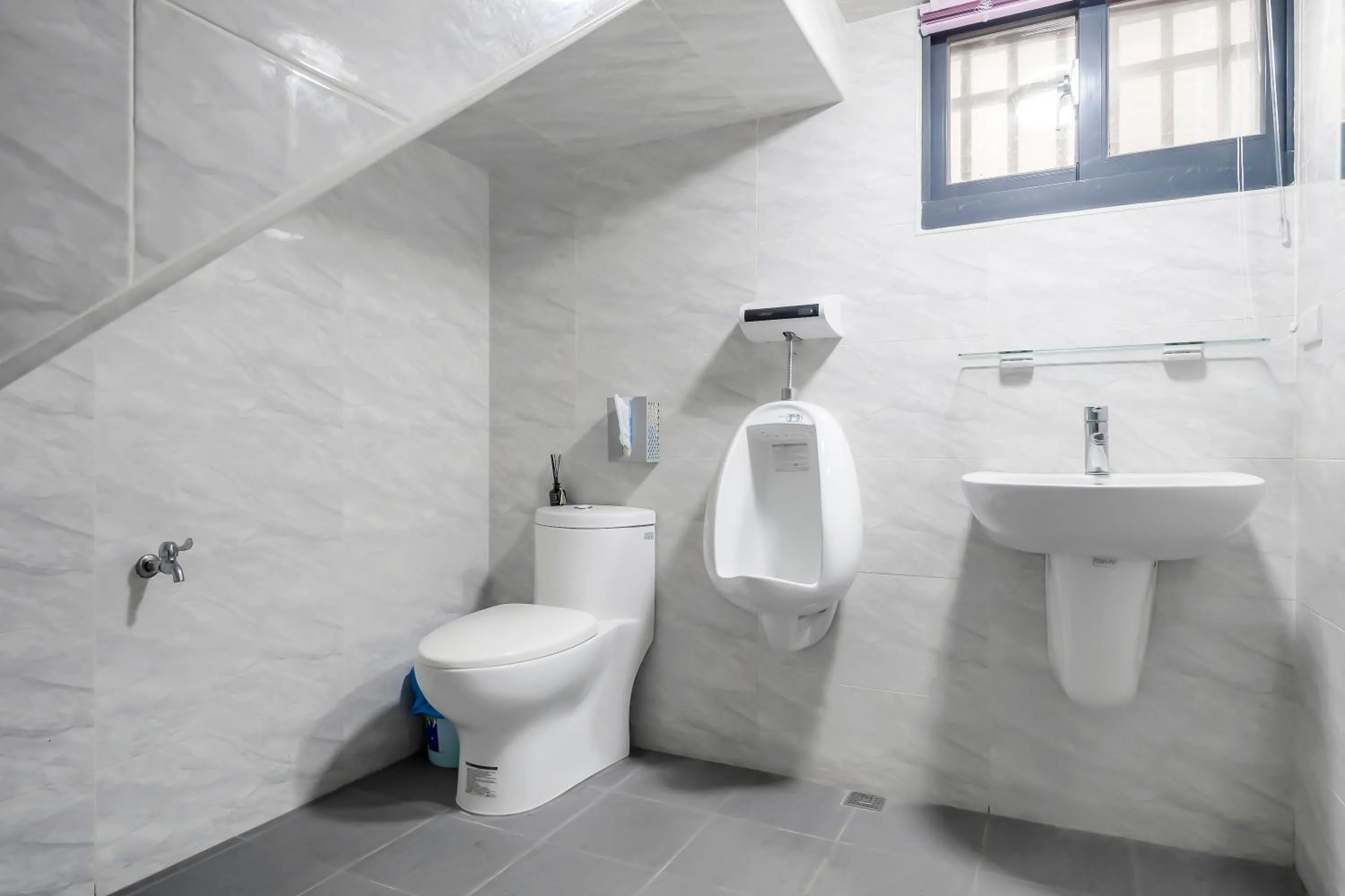 Bathroom in Aleopard