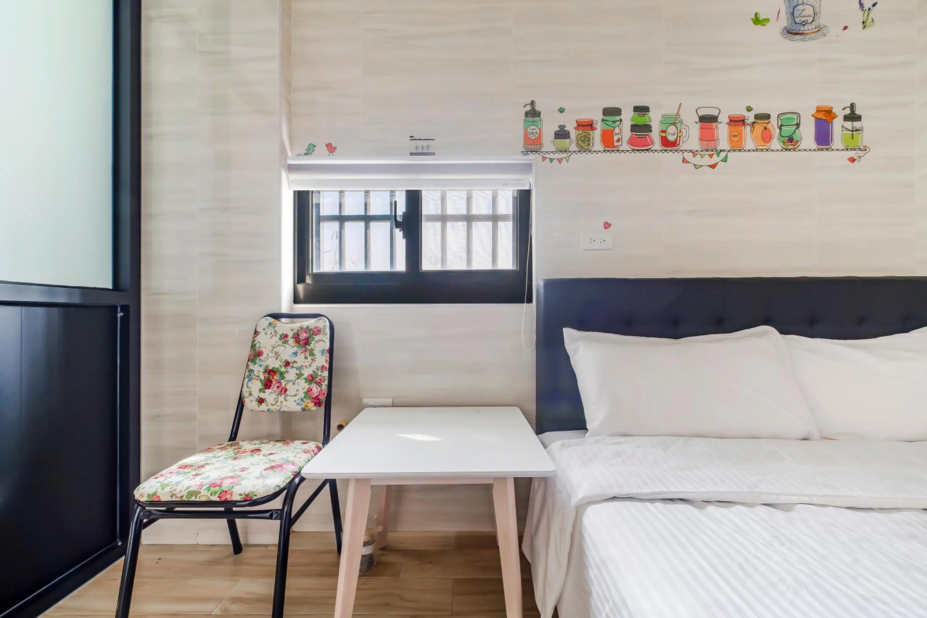 Photo of the whole room in Aleopard