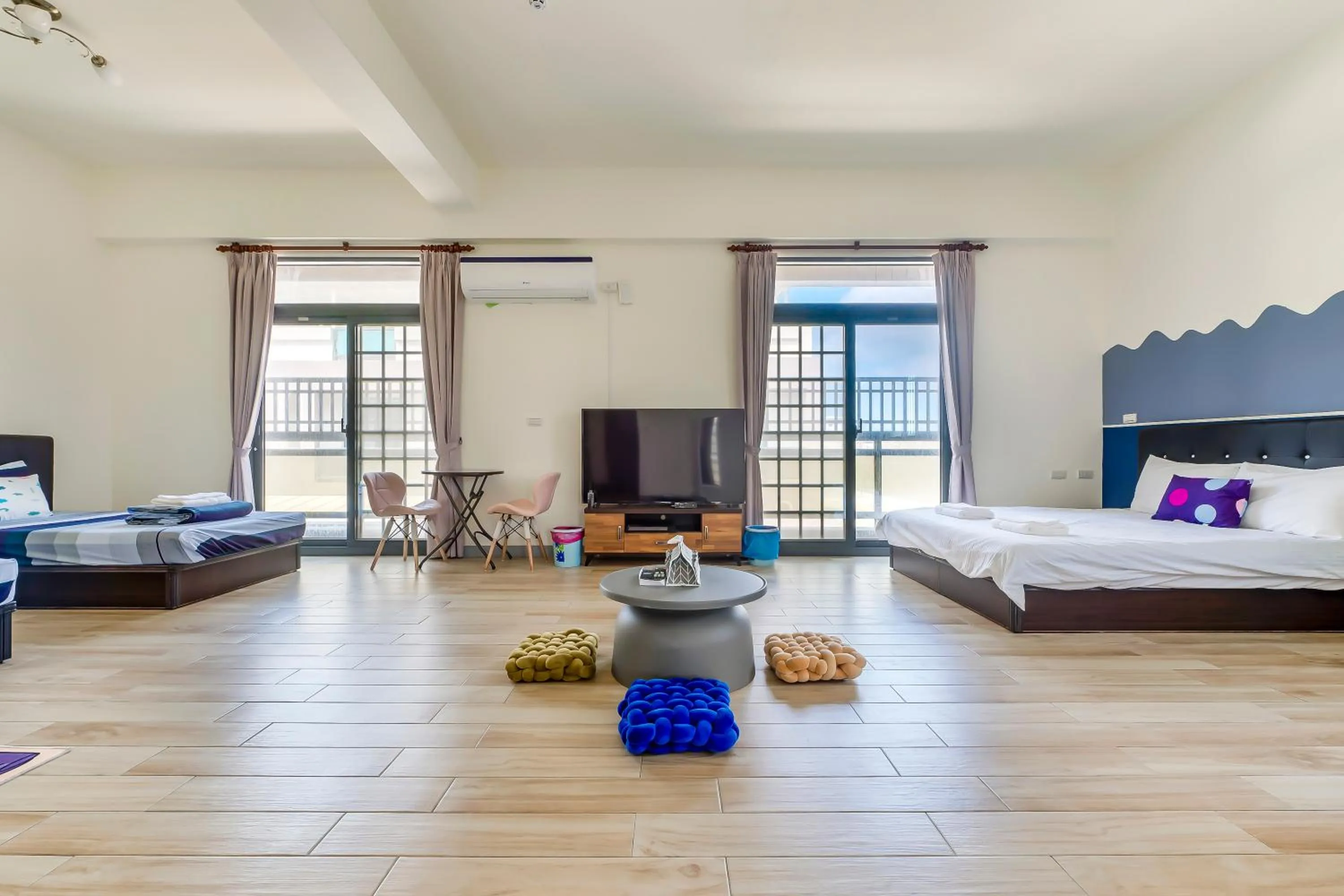 Photo of the whole room in Aleopard